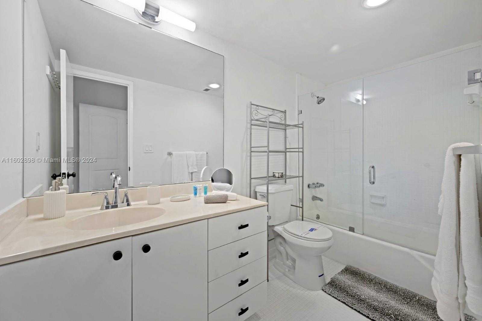 Small Image of 19370 COLLINS AVE #708, Sunny Isles Beach Number 14