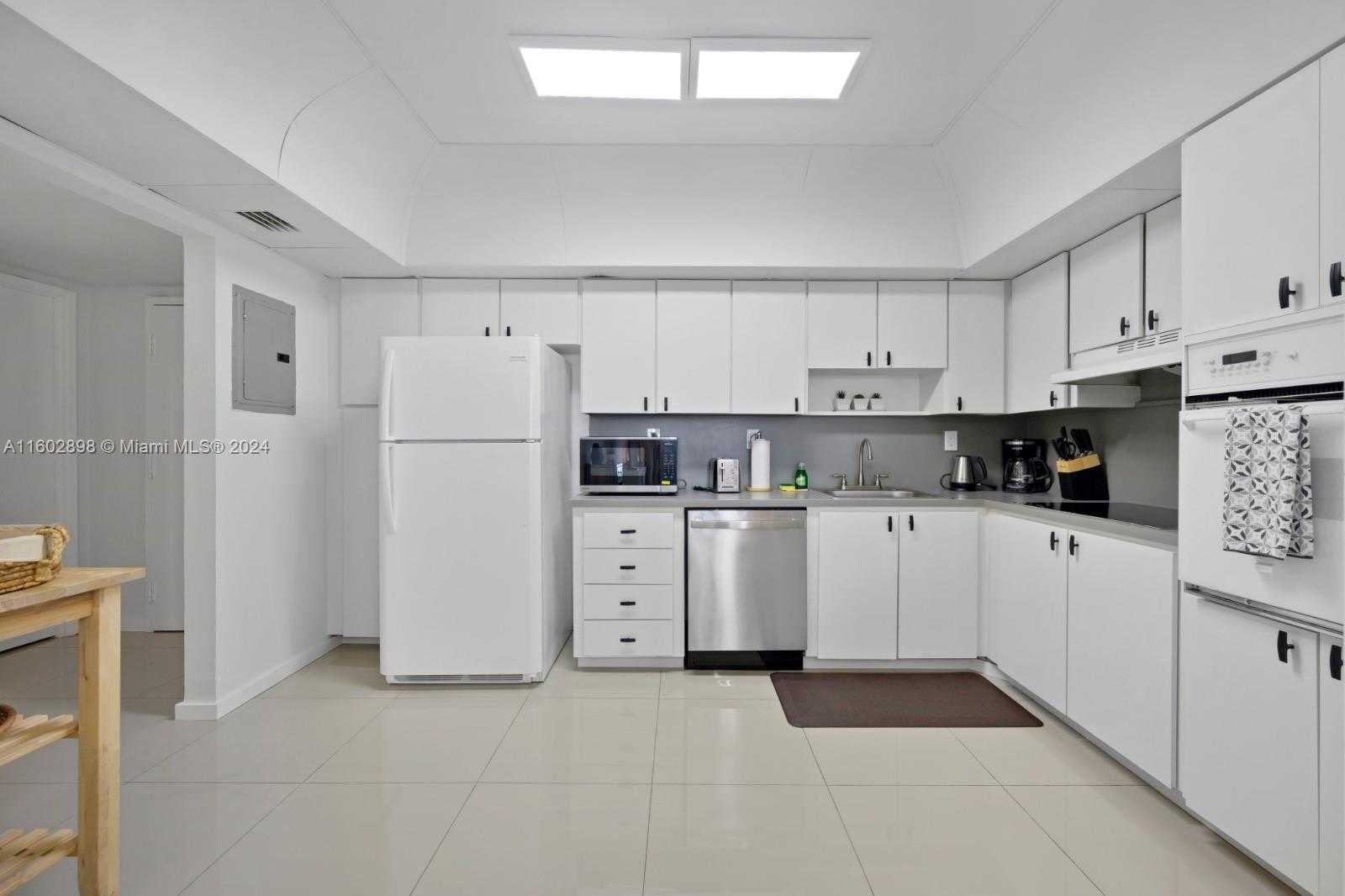 Small Image of 19370 COLLINS AVE #708, Sunny Isles Beach Number 9