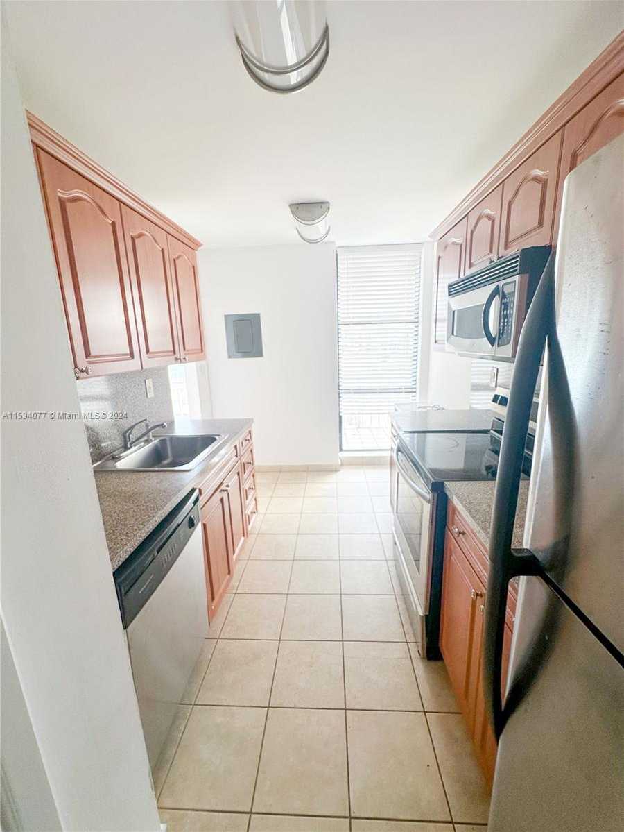 Small Image of 6061 COLLINS AVE #23B, Miami Beach Number 10