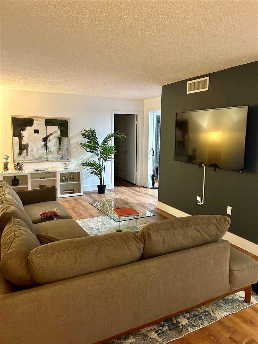 Small Image of 200 178TH DR #701, Sunny Isles Beach Number 2