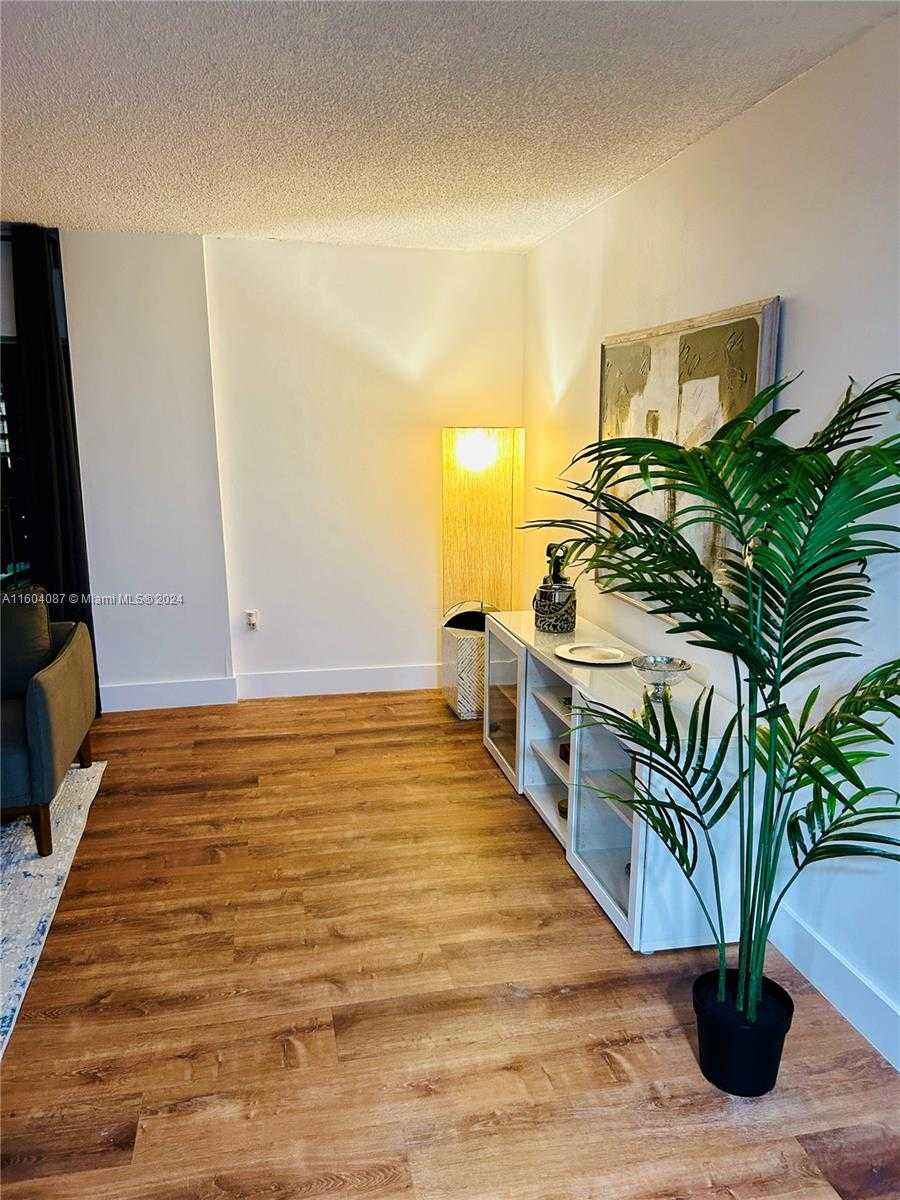 Small Image of 200 178TH DR #701, Sunny Isles Beach Number 3