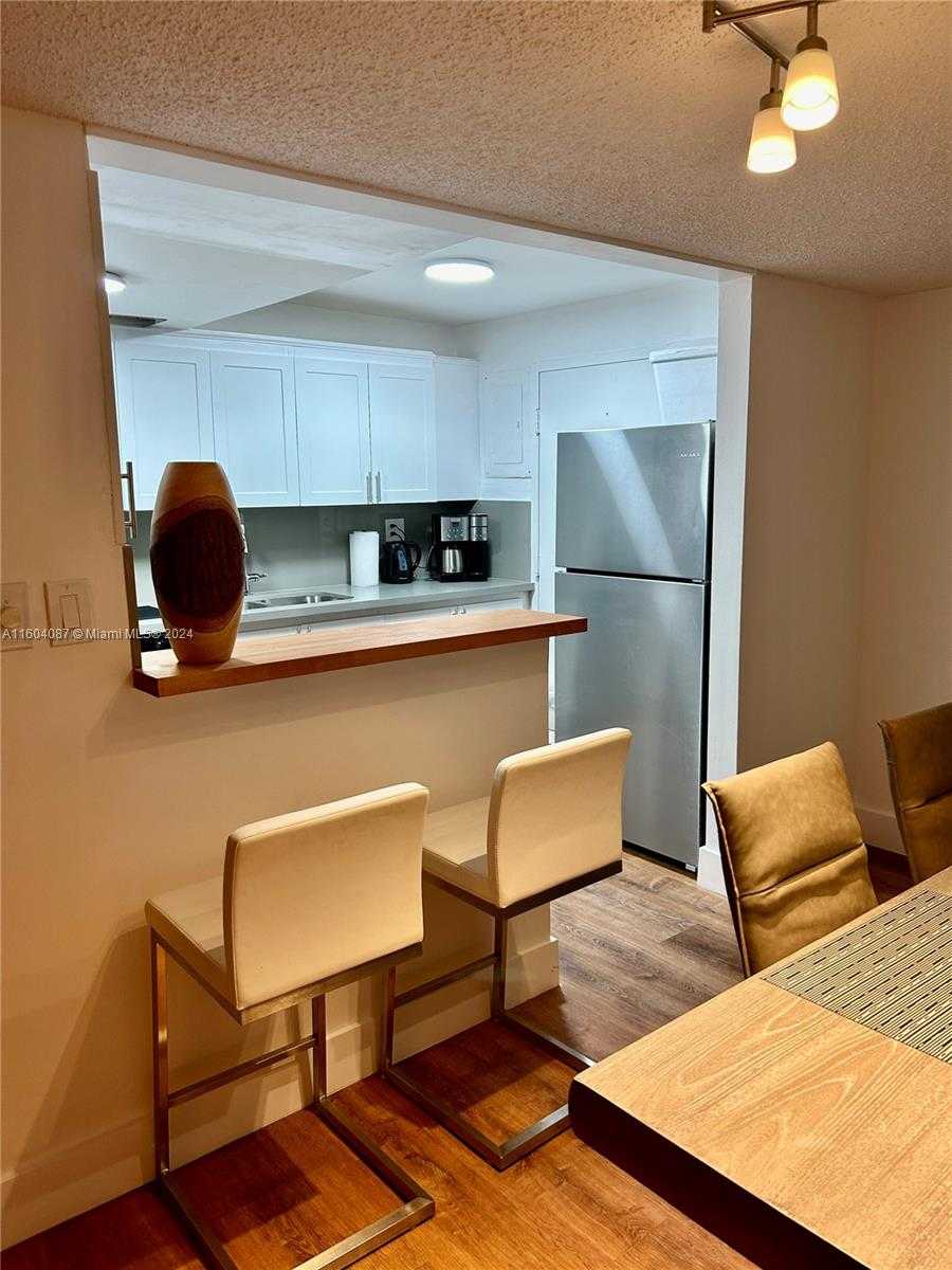 Small Image of 200 178TH DR #701, Sunny Isles Beach Number 7