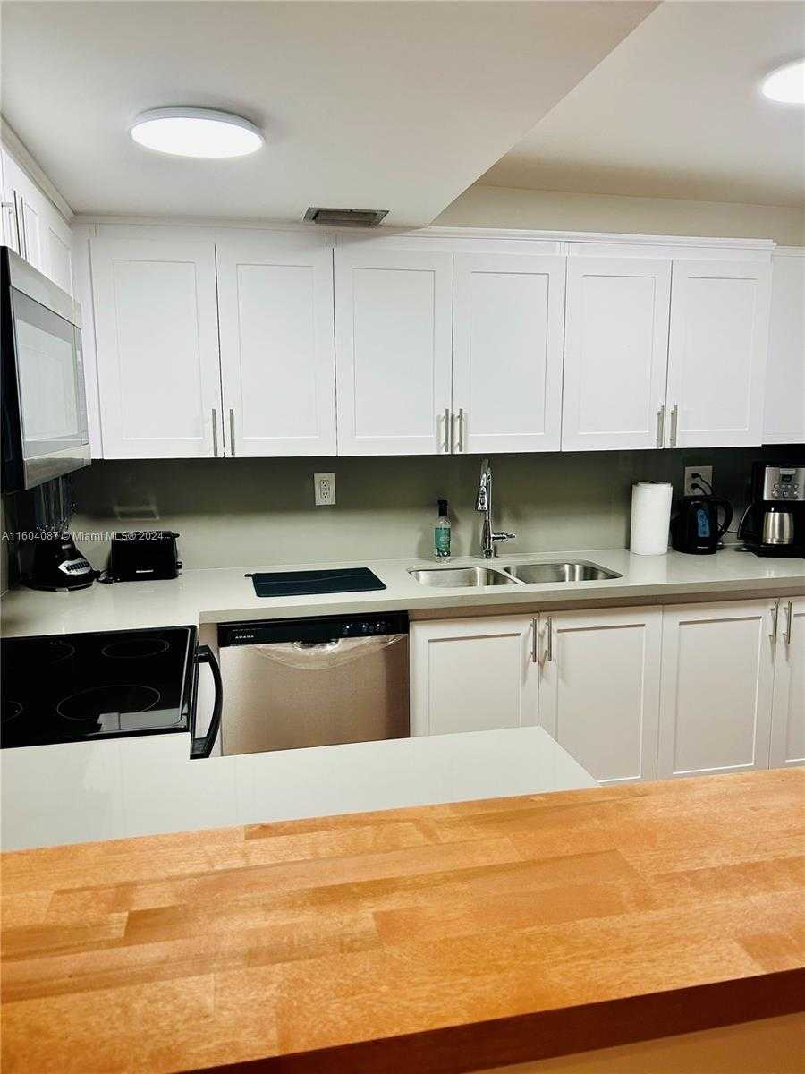 Small Image of 200 178TH DR #701, Sunny Isles Beach Number 8