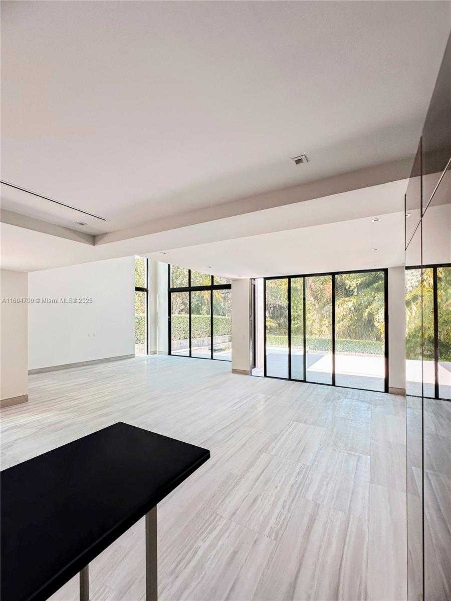 Small Image of 345 WEST 46TH ST #345, Miami Beach Number 12