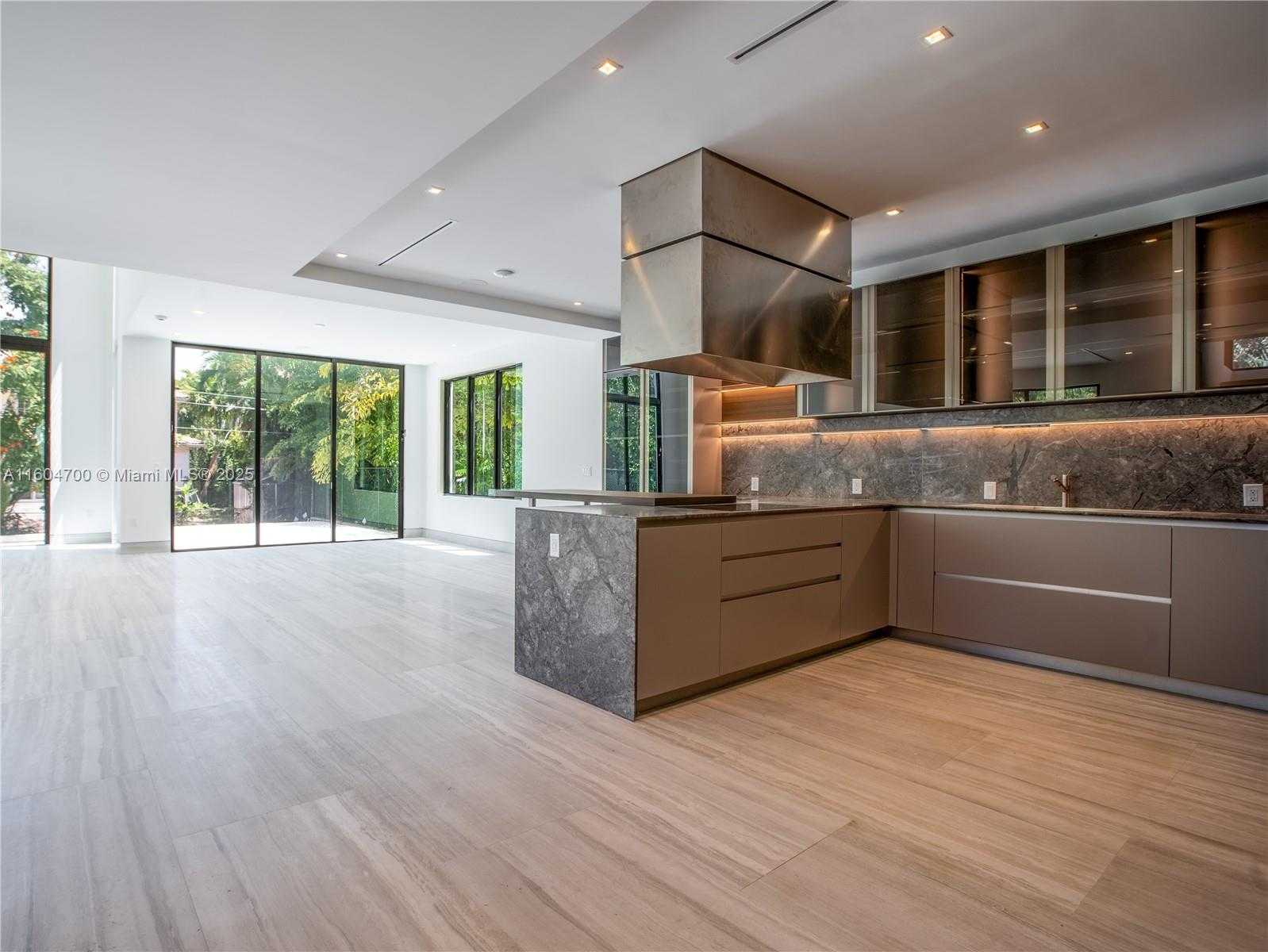 Small Image of 345 WEST 46TH ST #345, Miami Beach Number 13