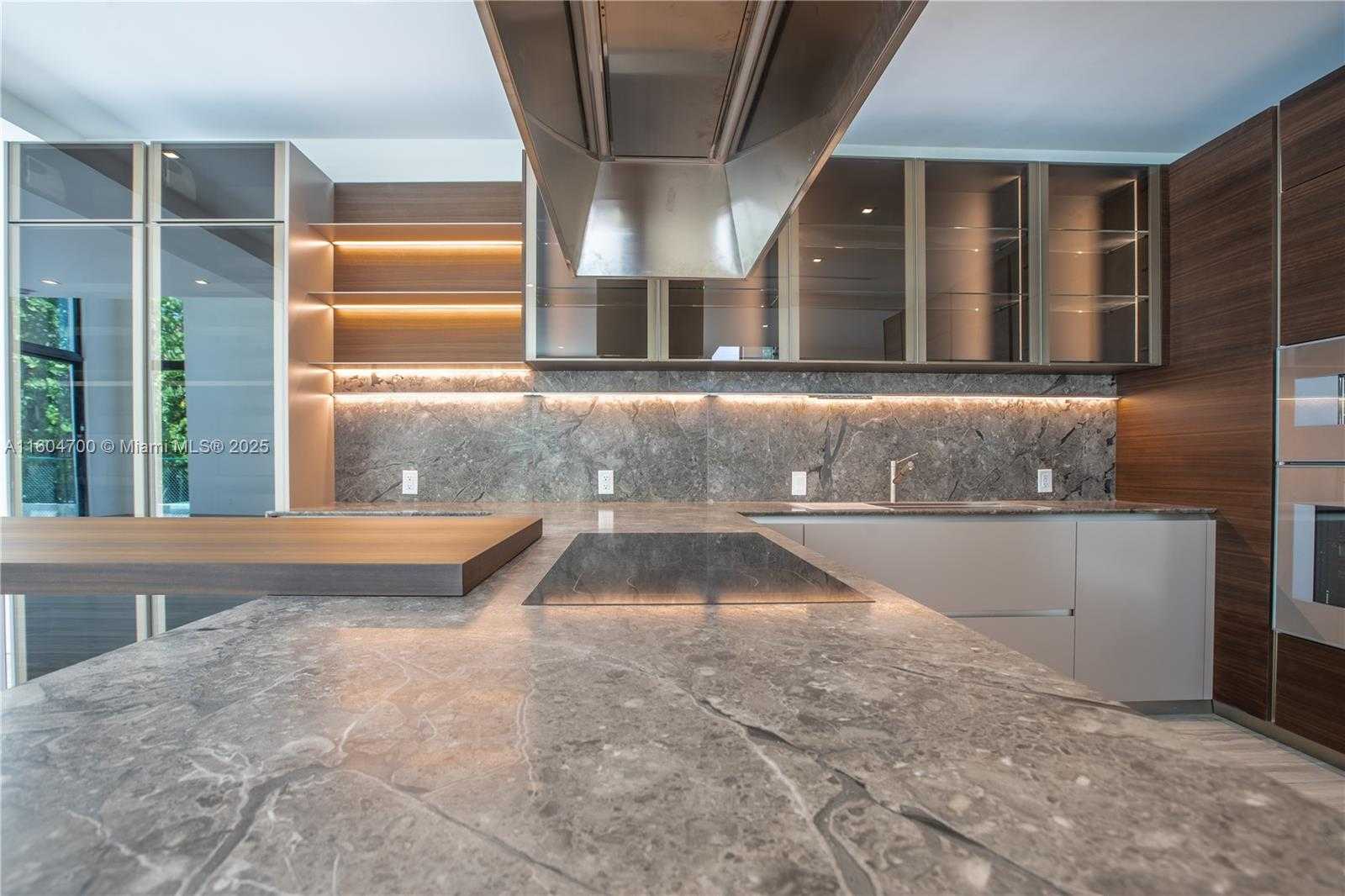 Small Image of 345 WEST 46TH ST #345, Miami Beach Number 15