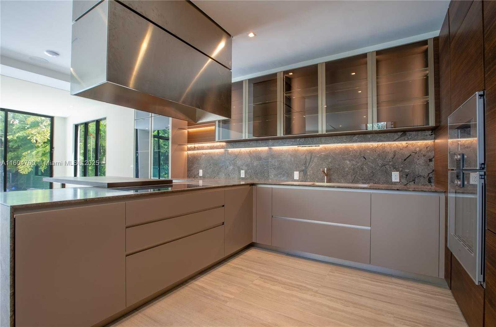 Small Image of 345 WEST 46TH ST #345, Miami Beach Number 16