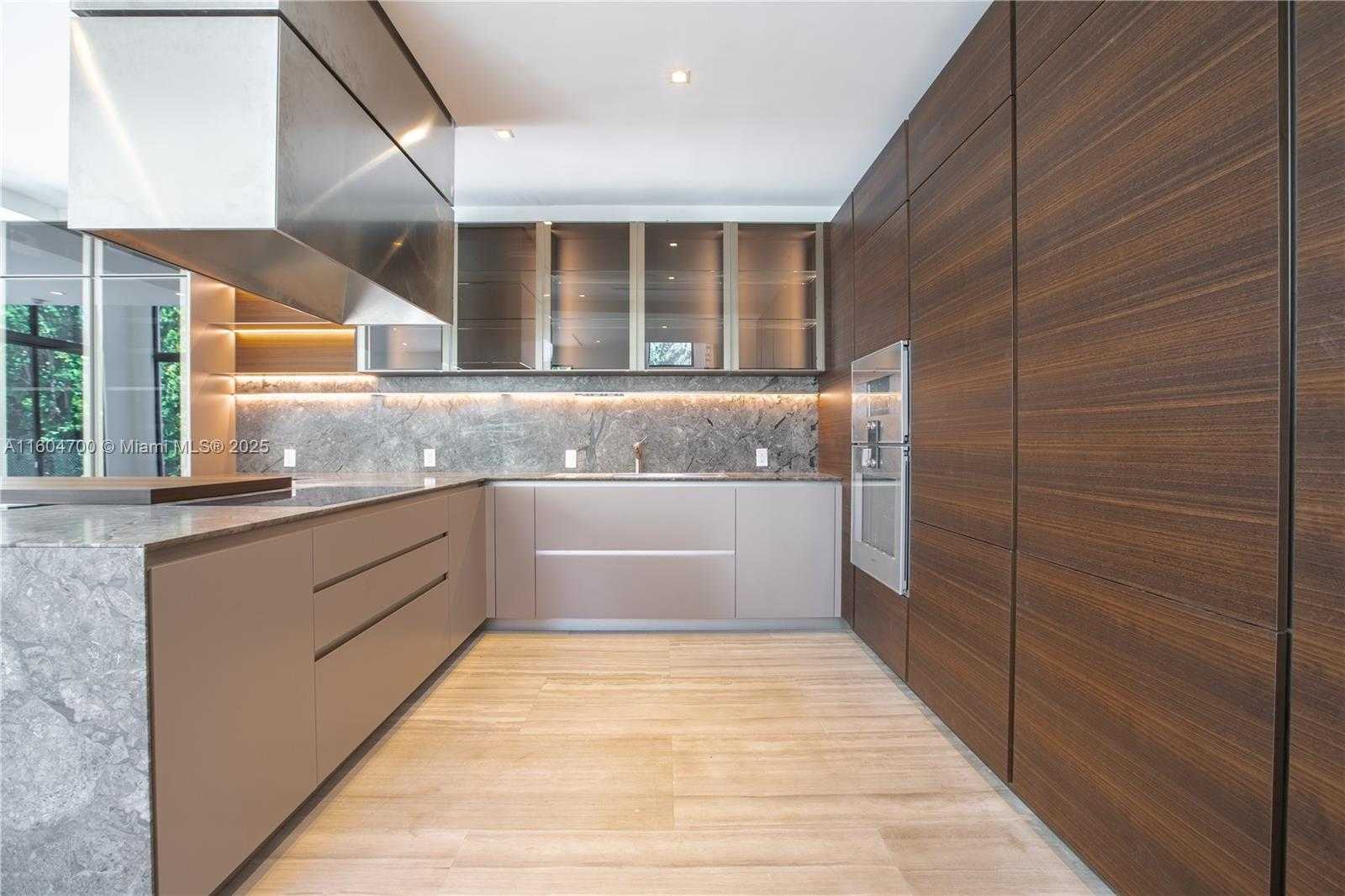Small Image of 345 WEST 46TH ST #345, Miami Beach Number 18