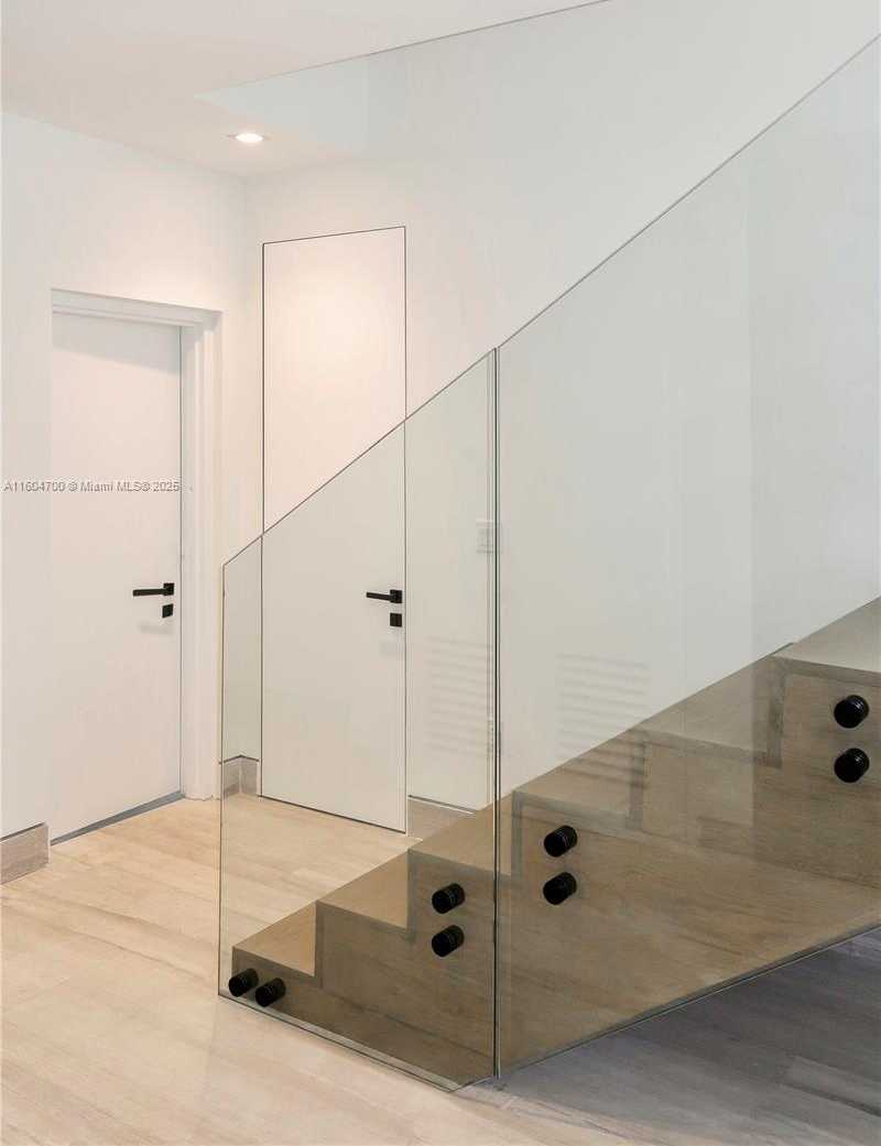 Small Image of 345 WEST 46TH ST #345, Miami Beach Number 20
