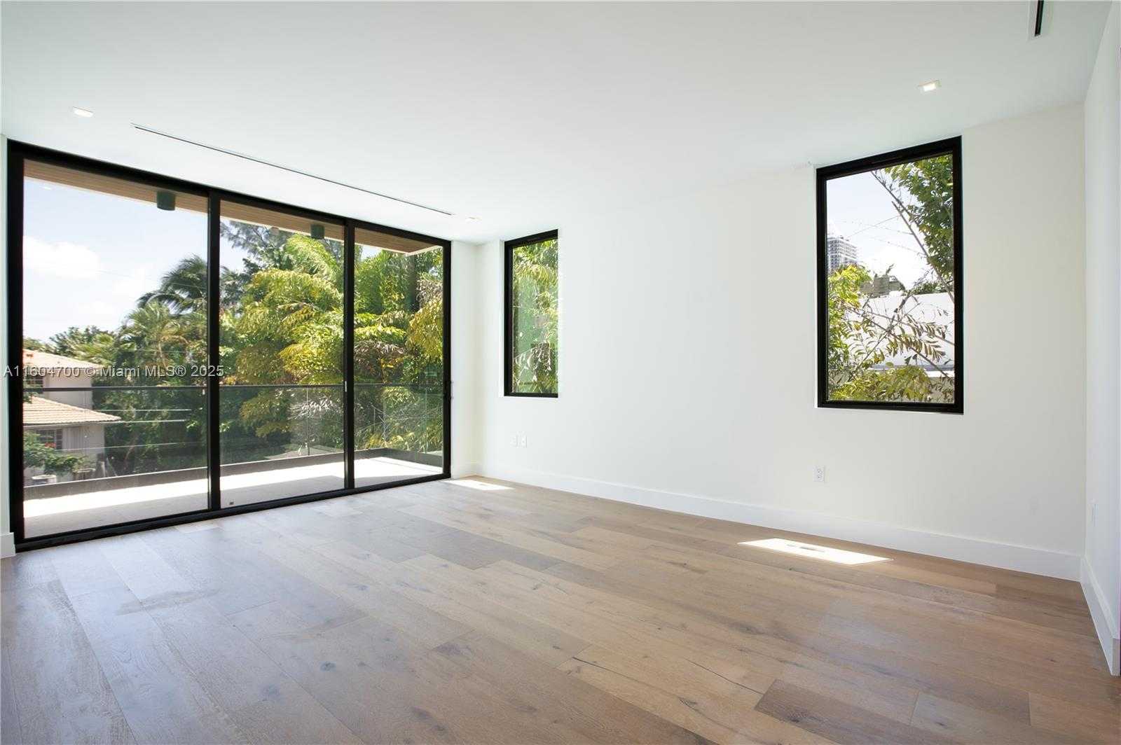 Small Image of 345 WEST 46TH ST #345, Miami Beach Number 22