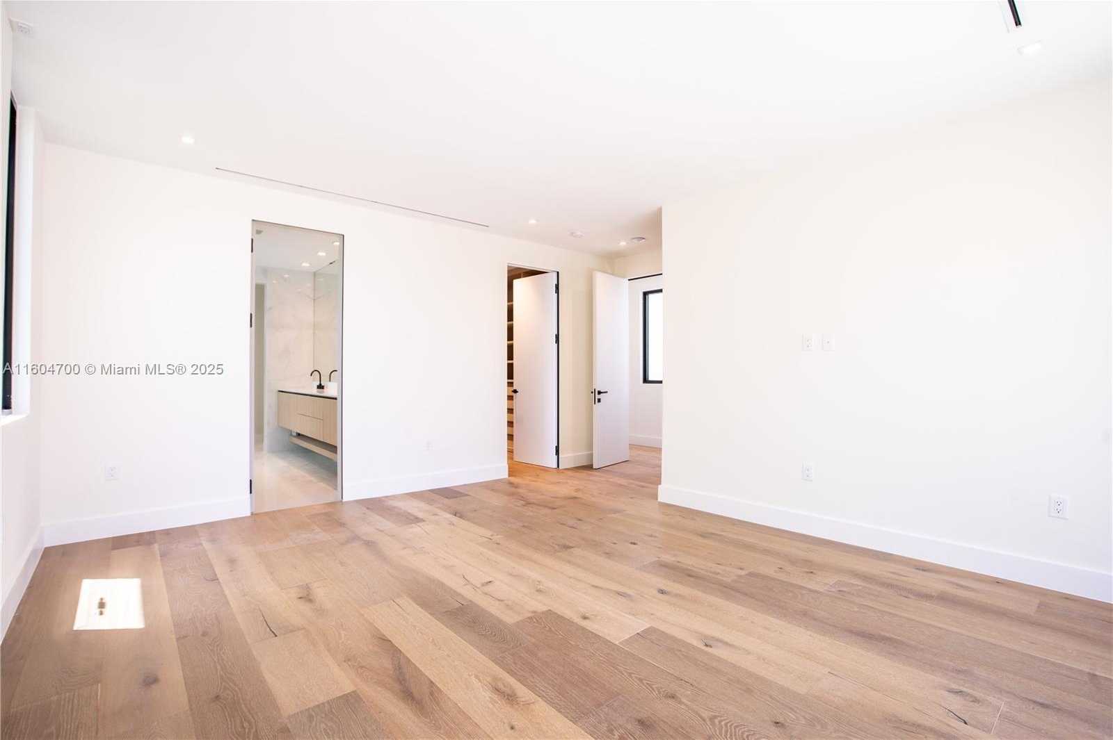 Small Image of 345 WEST 46TH ST #345, Miami Beach Number 24