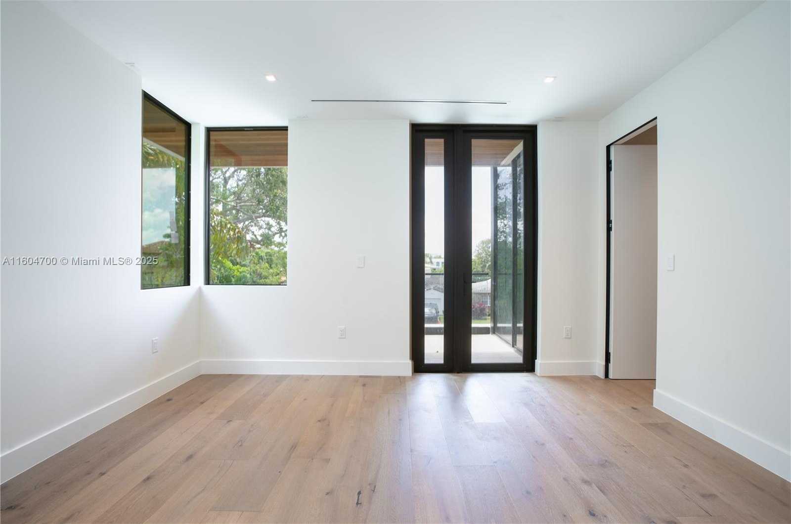 Small Image of 345 WEST 46TH ST #345, Miami Beach Number 32