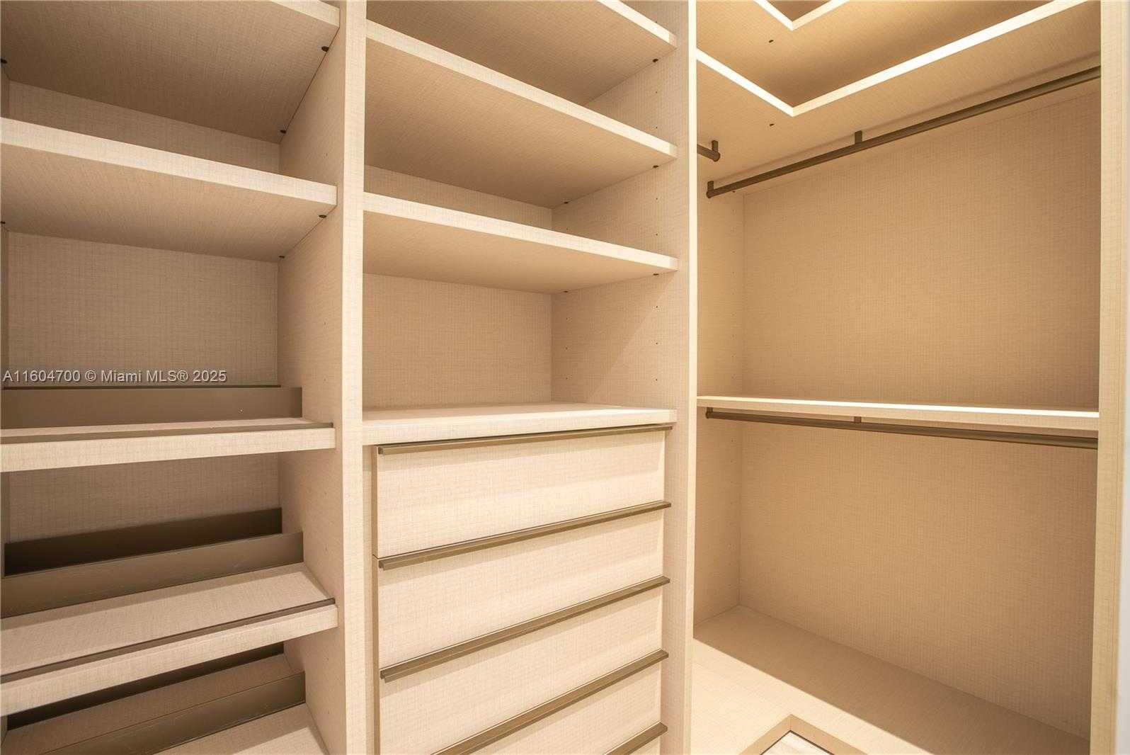Small Image of 345 WEST 46TH ST #345, Miami Beach Number 35