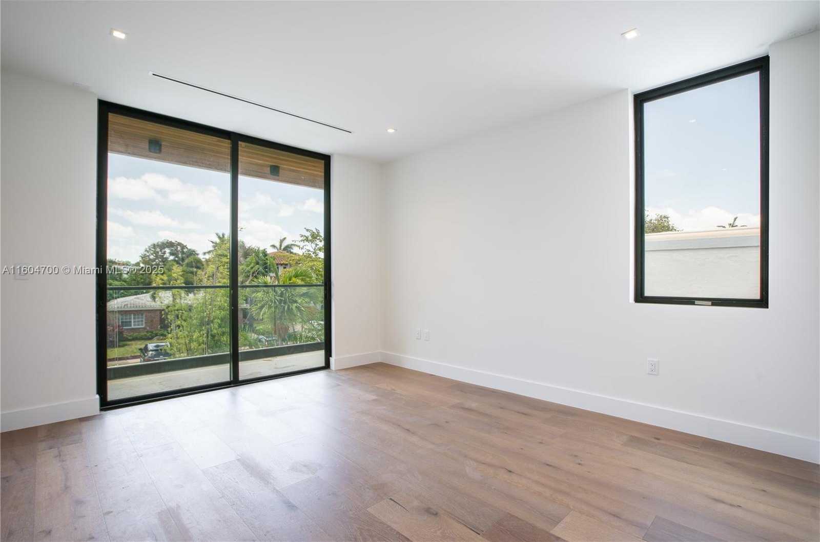 Small Image of 345 WEST 46TH ST #345, Miami Beach Number 37