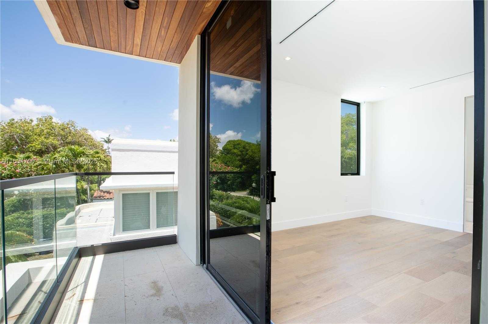 Small Image of 345 WEST 46TH ST #345, Miami Beach Number 38