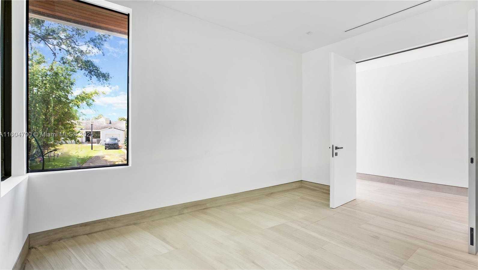 Small Image of 345 WEST 46TH ST #345, Miami Beach Number 41