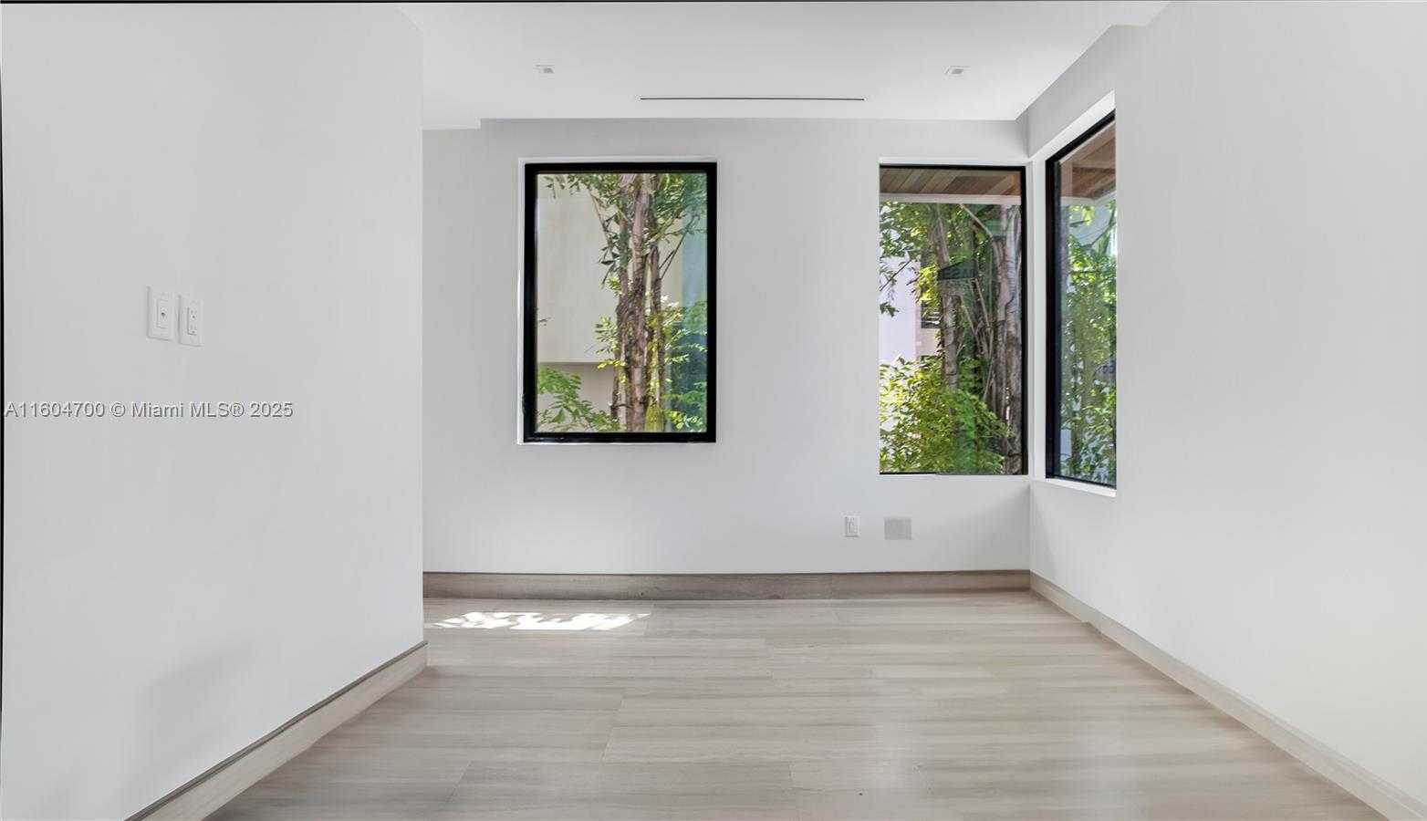 Small Image of 345 WEST 46TH ST #345, Miami Beach Number 42
