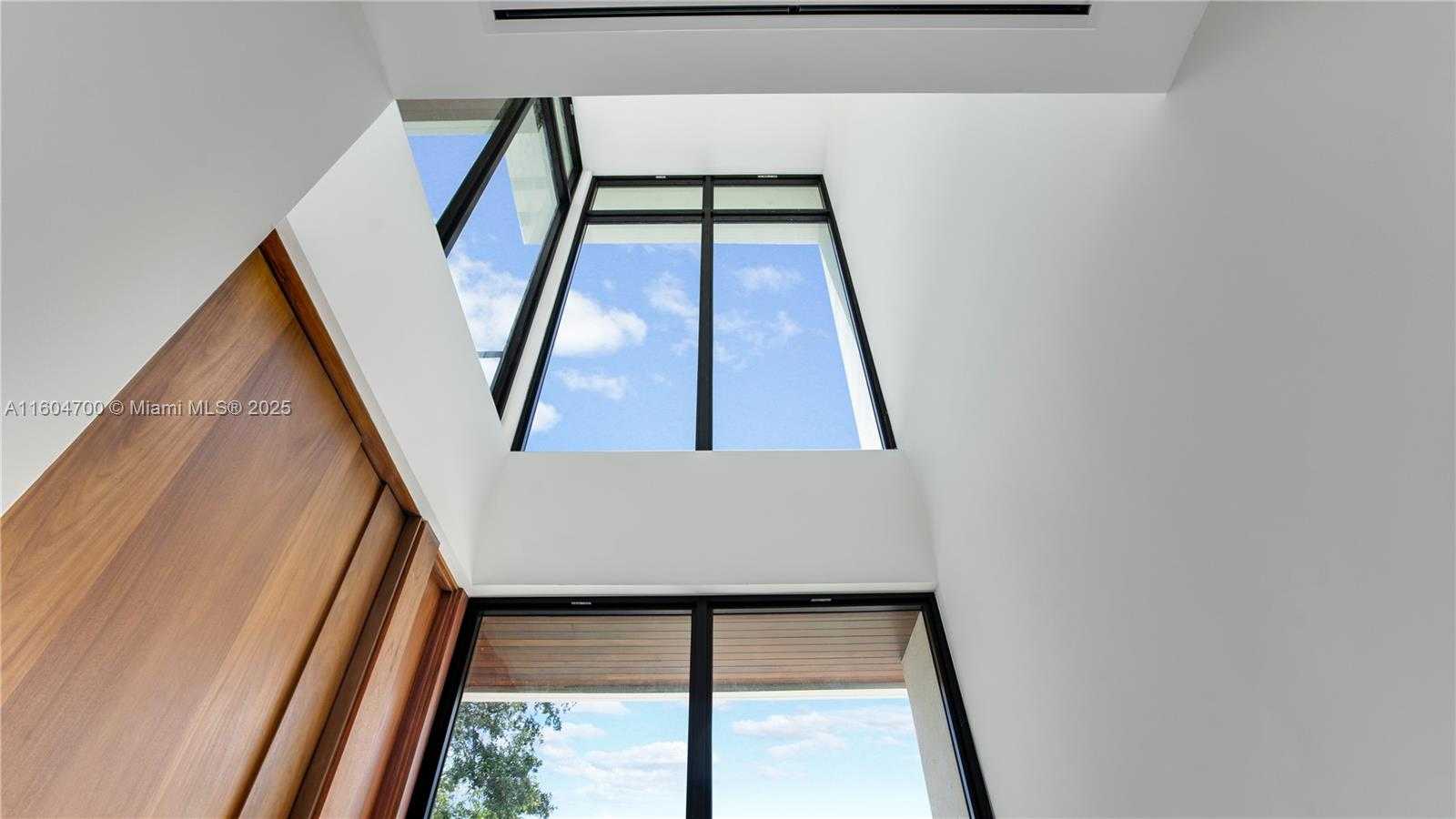 Small Image of 345 WEST 46TH ST #345, Miami Beach Number 5