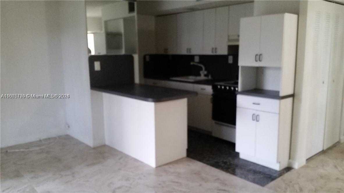 Small Image of 5855 WASHINGTON ST #97, Hollywood Number 2