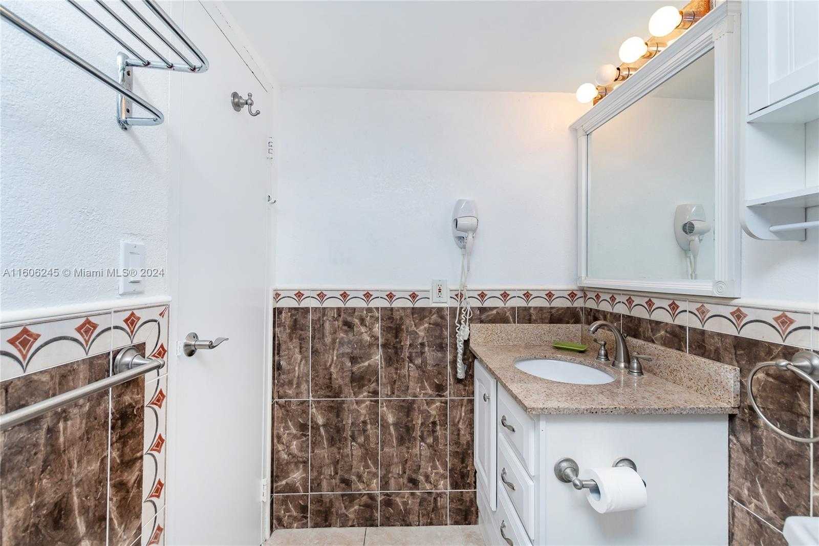 Small Image of 19201 COLLINS AVE #318, Sunny Isles Beach Number 21
