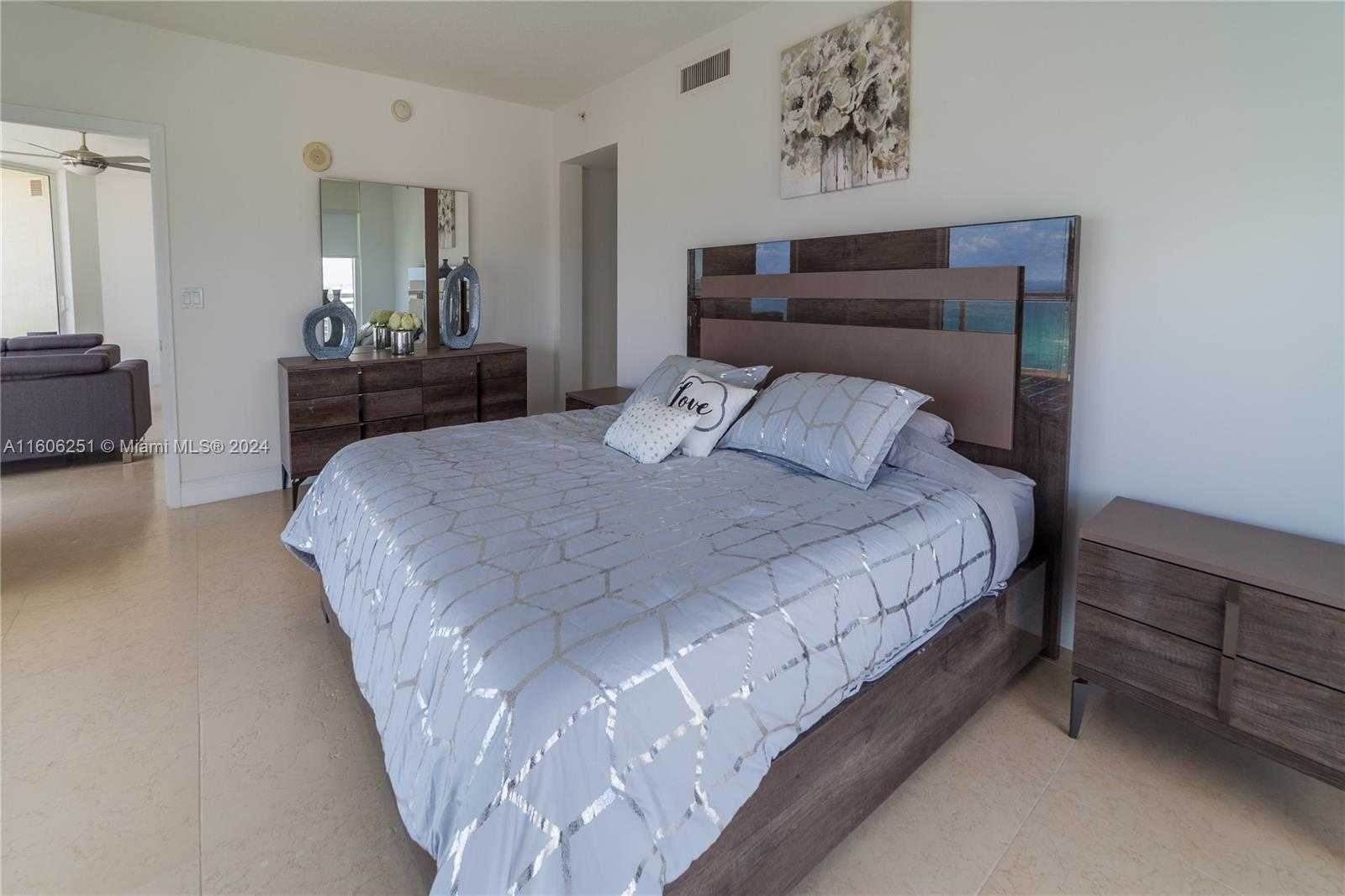Small Image of 16699 COLLINS AVE #3707, Sunny Isles Beach Number 7