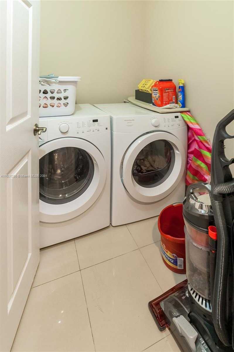 Small Image of 16711 COLLINS AVE #303, Sunny Isles Beach Number 8
