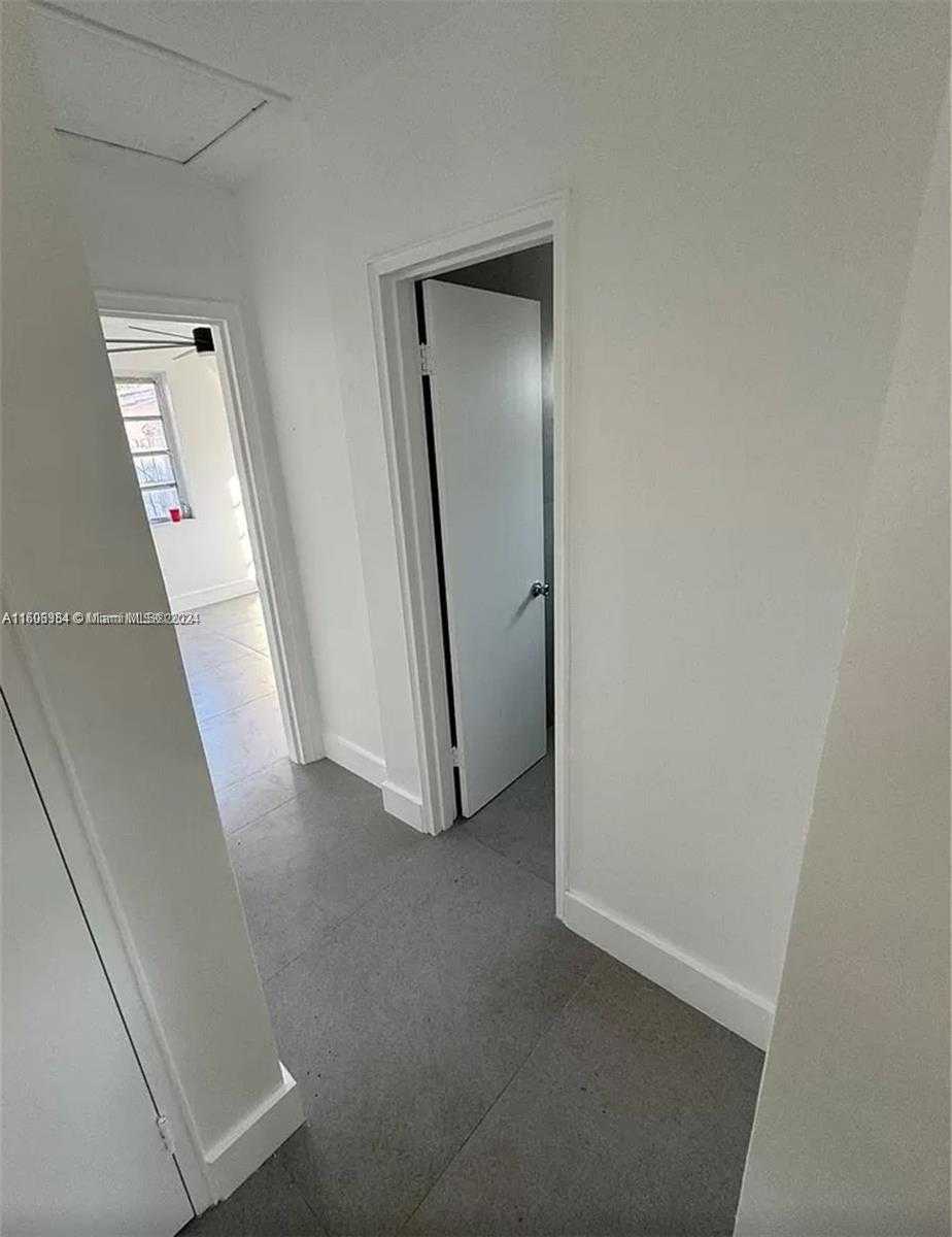 Small Image of 110 NW 120th Terrace, North Miami, FL 33168, USA Number 5