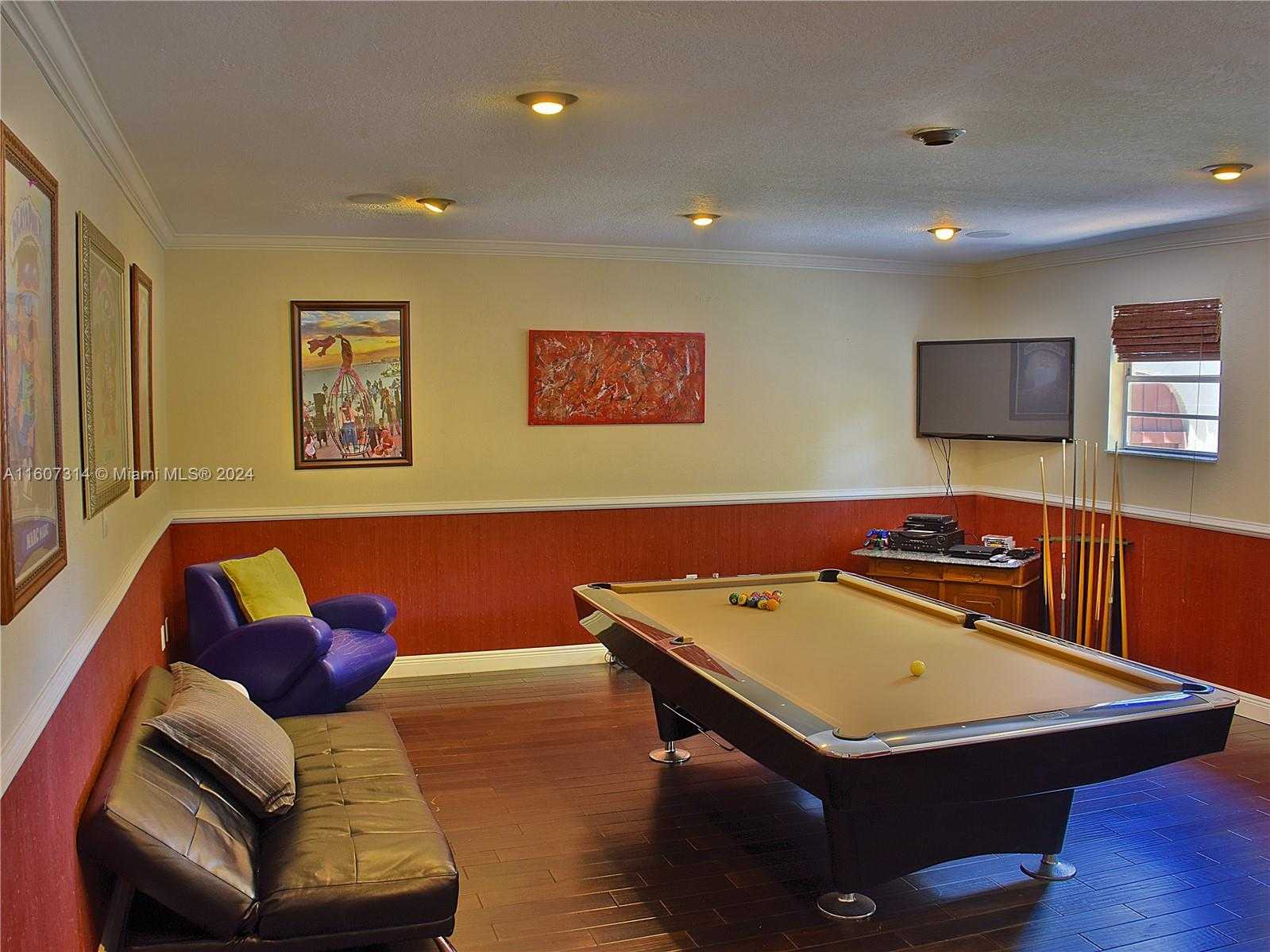 Small Image of 2514 #1, Hollywood Number 4