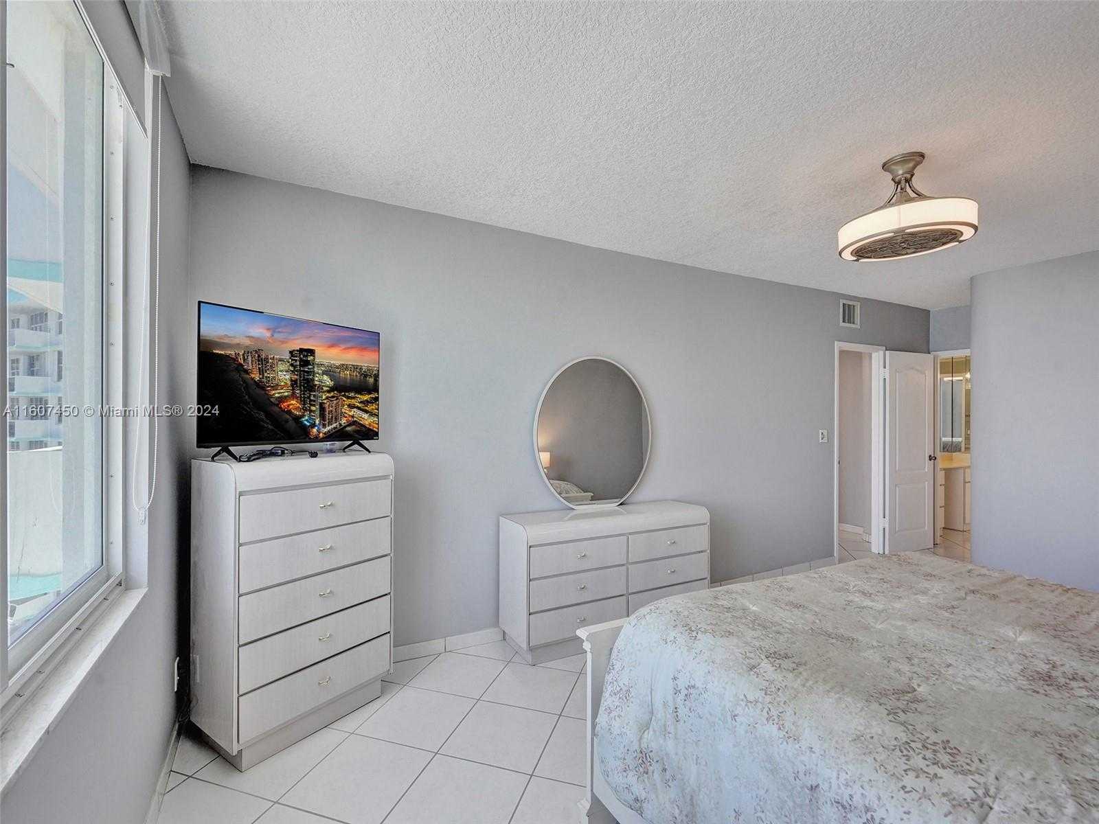 Small Image of 3725 SOUTH OCEAN DR #1506, Hollywood Number 10