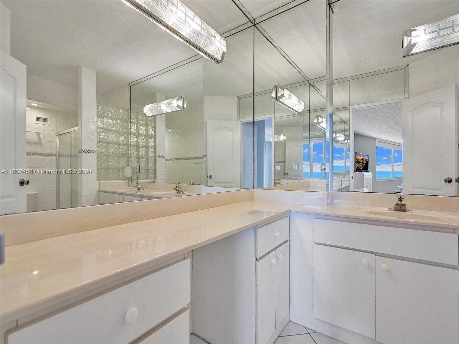 Small Image of 3725 SOUTH OCEAN DR #1506, Hollywood Number 11