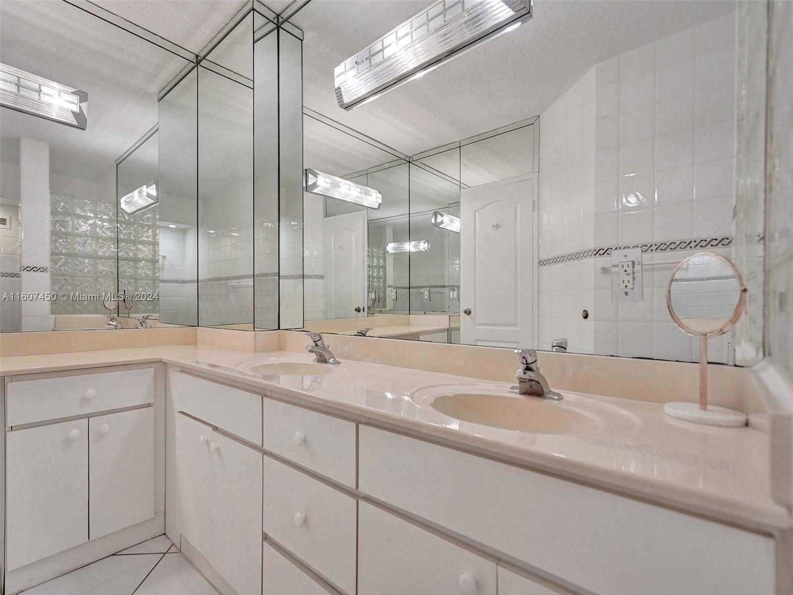 Small Image of 3725 SOUTH OCEAN DR #1506, Hollywood Number 13