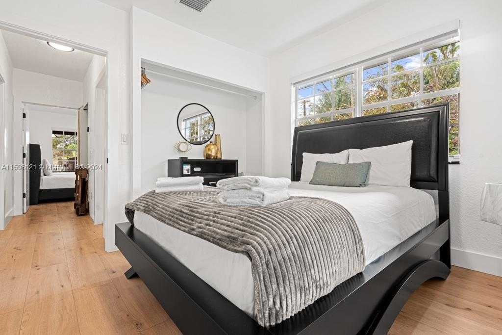Small Image of 3902 NORTH WEST 3RD AVE, Miami Number 10