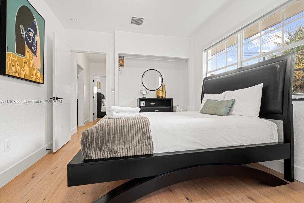 Small Image of 3902 NORTH WEST 3RD AVE, Miami Number 11