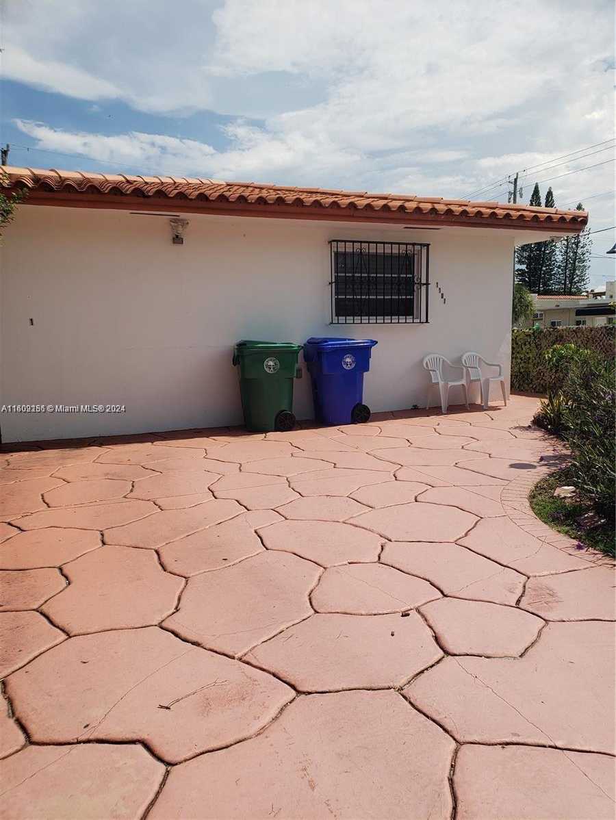Small Image of 1101 SOUTH WEST 17TH AVE, Miami Number 4