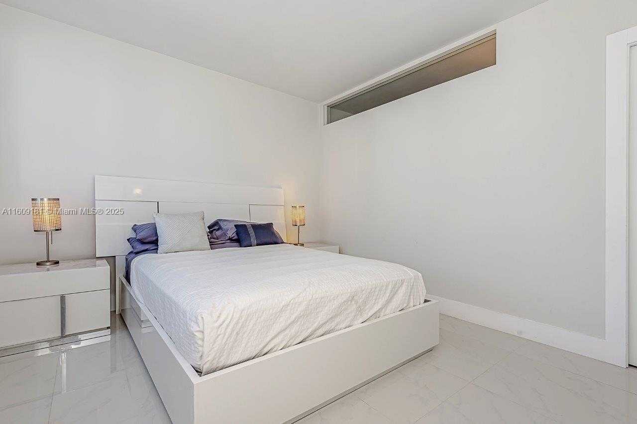 Small Image of 2301 Collins Ave, Miami Beach, FL 33139, USA Number 13