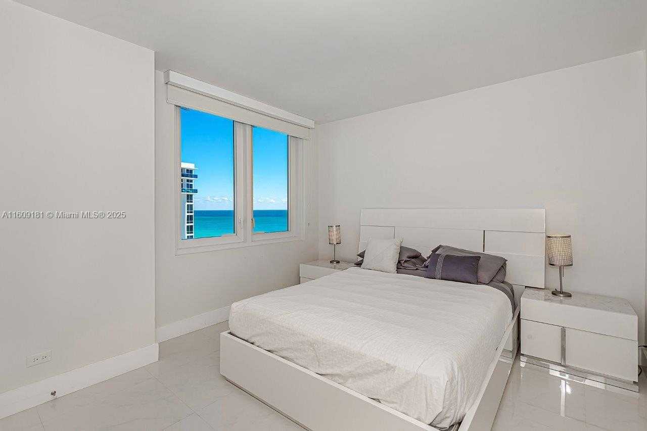 Small Image of 2301 Collins Ave, Miami Beach, FL 33139, USA Number 14