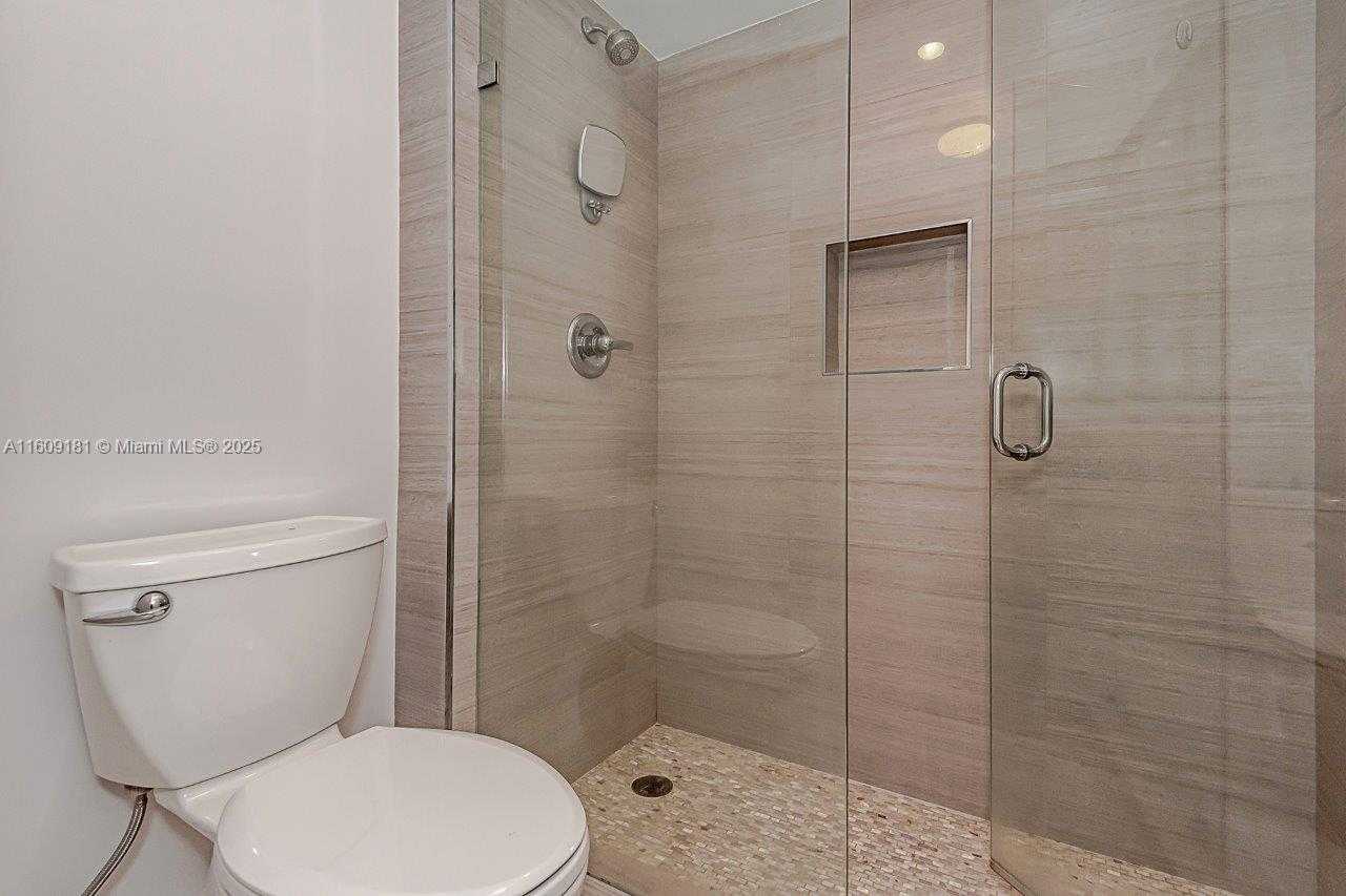 Small Image of 2301 Collins Ave, Miami Beach, FL 33139, USA Number 19