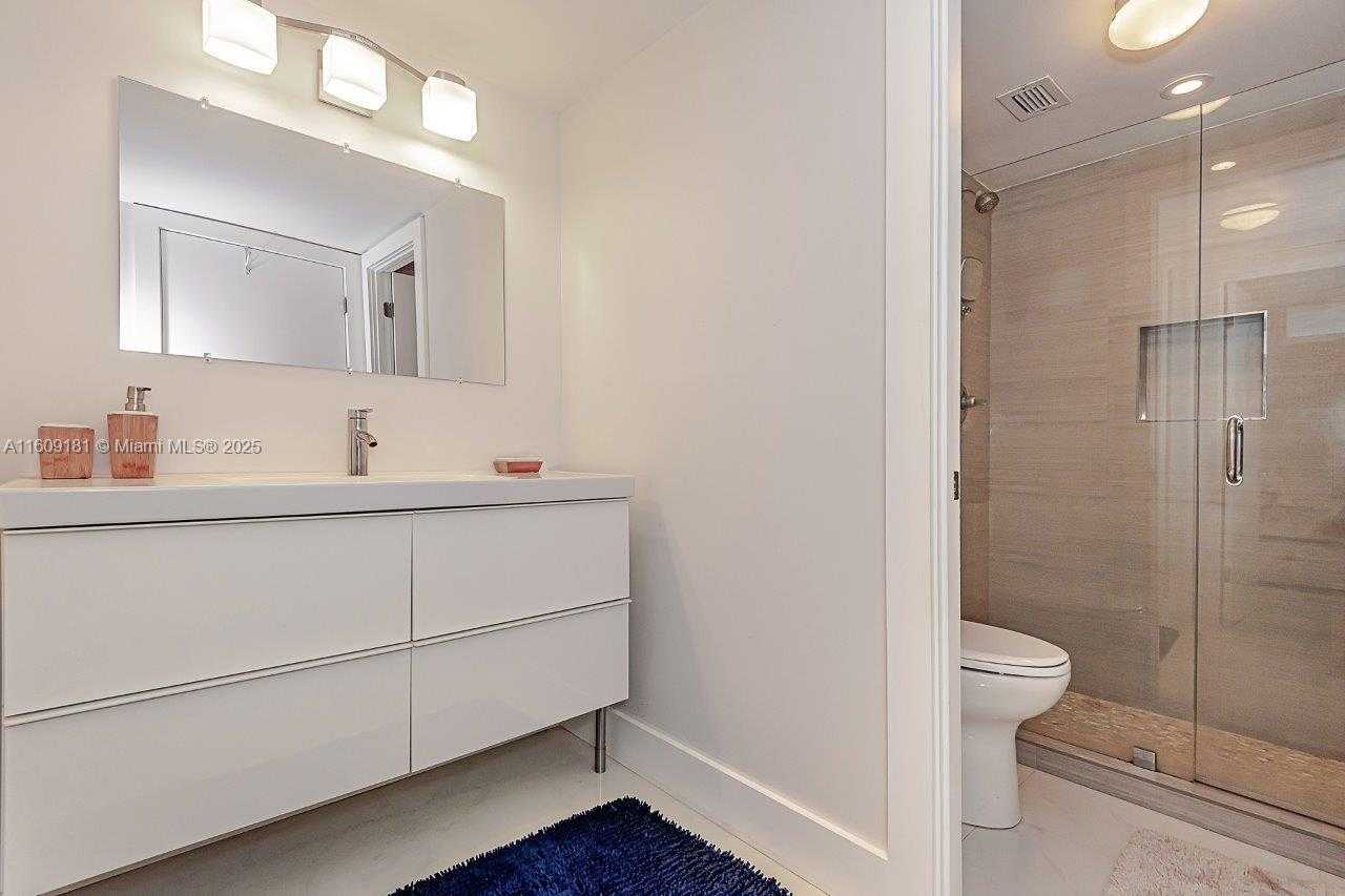 Small Image of 2301 Collins Ave, Miami Beach, FL 33139, USA Number 28