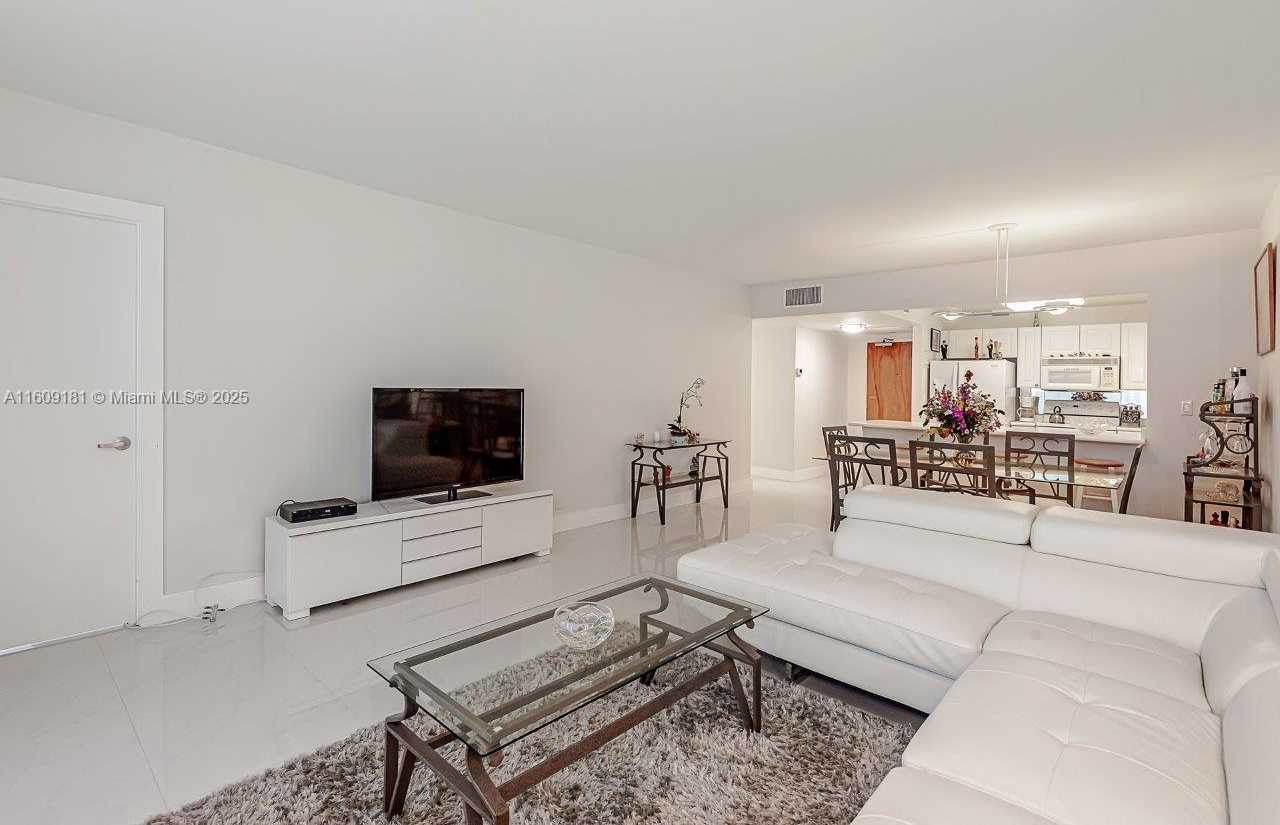 Small Image of 2301 Collins Ave, Miami Beach, FL 33139, USA Number 7