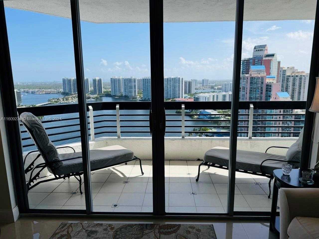 Small Image of 3530 MYSTIC POINTE DR #LPH05, Aventura Number 14