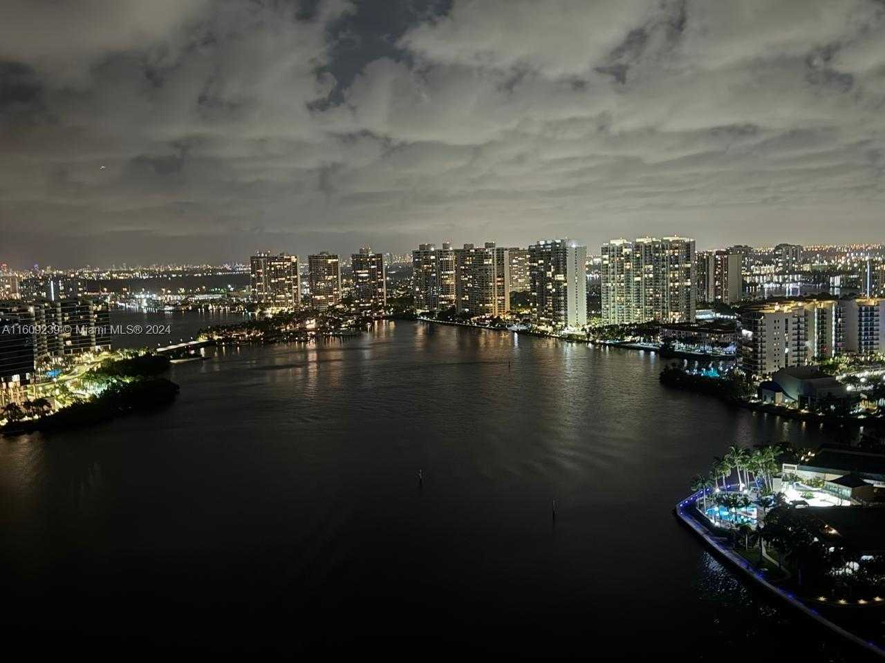 Small Image of 3530 MYSTIC POINTE DR #LPH05, Aventura Number 19