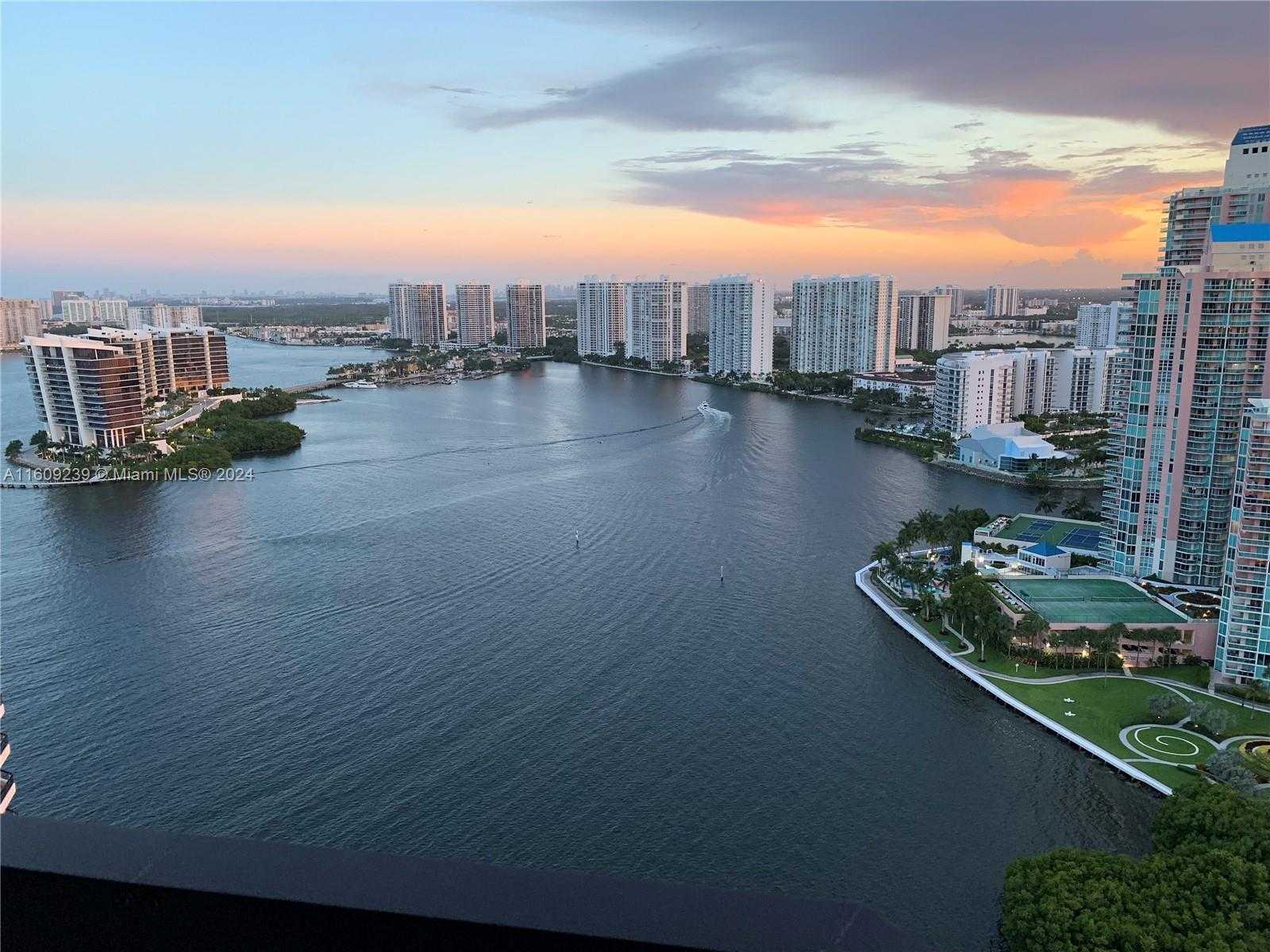 Small Image of 3530 MYSTIC POINTE DR #LPH05, Aventura Number 2