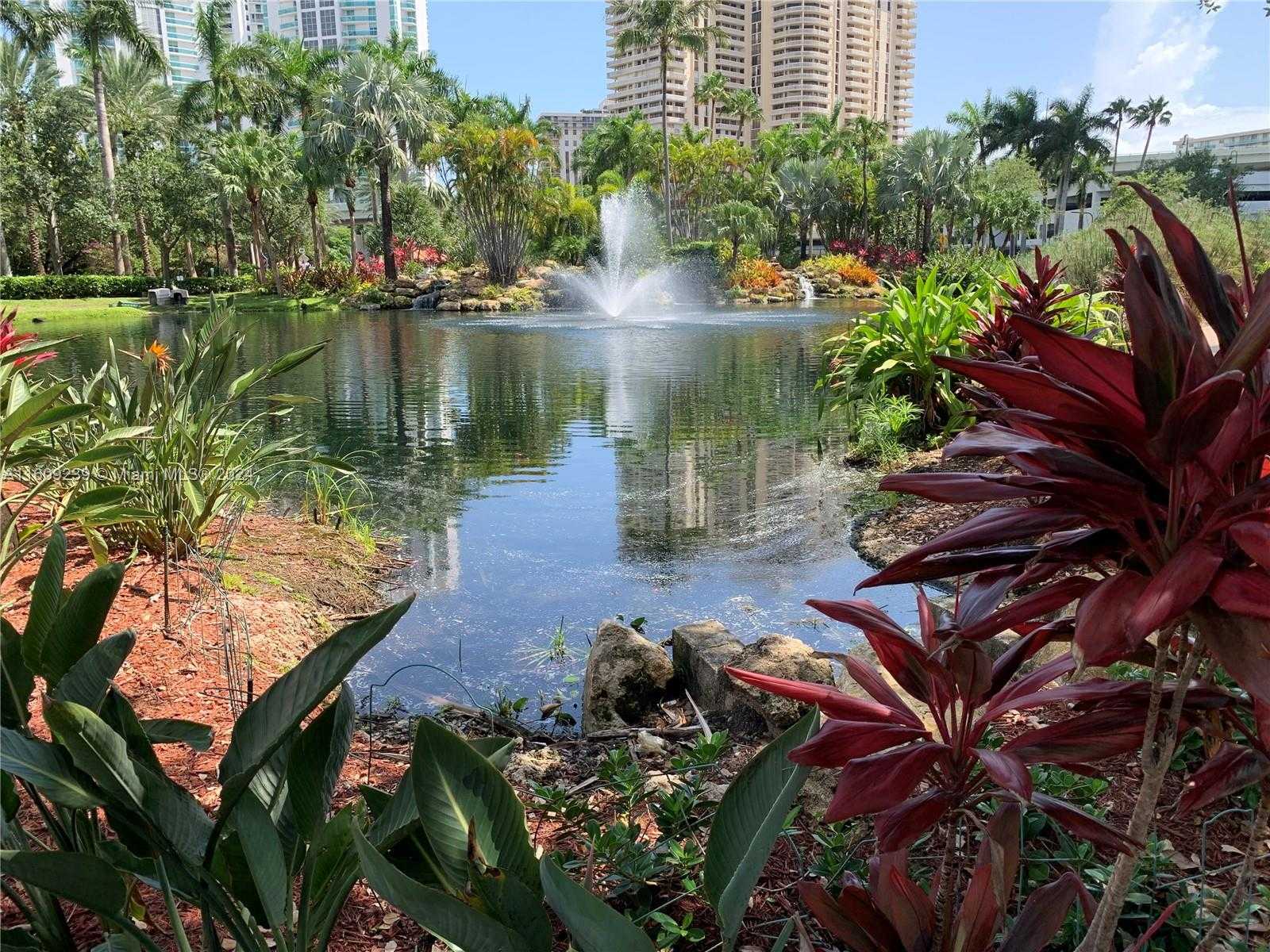 Small Image of 3530 MYSTIC POINTE DR #LPH05, Aventura Number 24