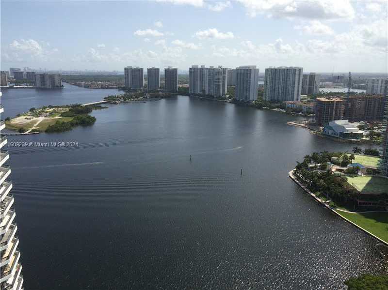 Small Image of 3530 MYSTIC POINTE DR #LPH05, Aventura Number 27