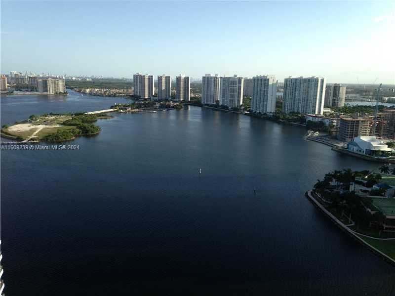 Small Image of 3530 MYSTIC POINTE DR #LPH05, Aventura Number 37
