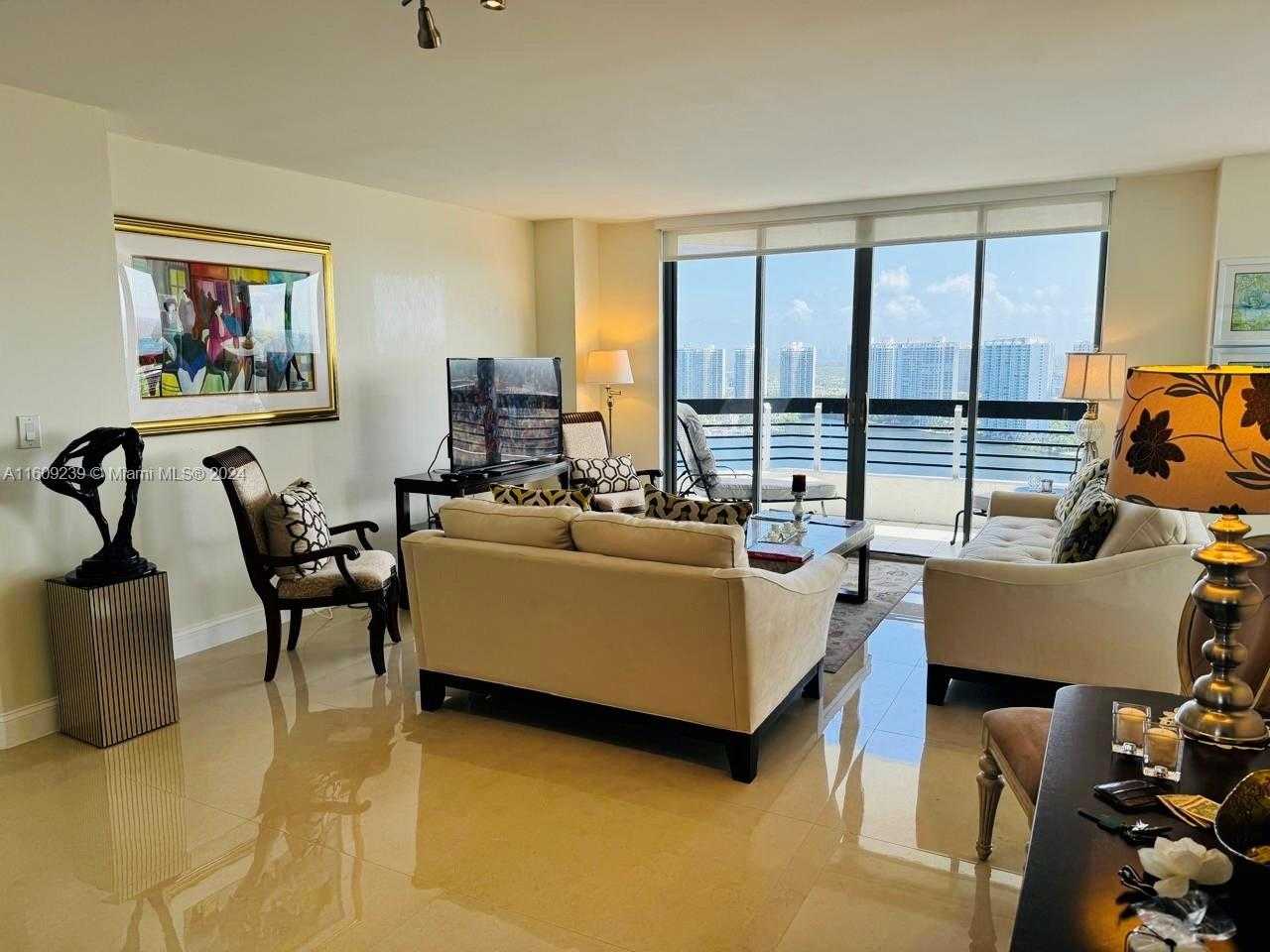 Small Image of 3530 MYSTIC POINTE DR #LPH05, Aventura Number 4