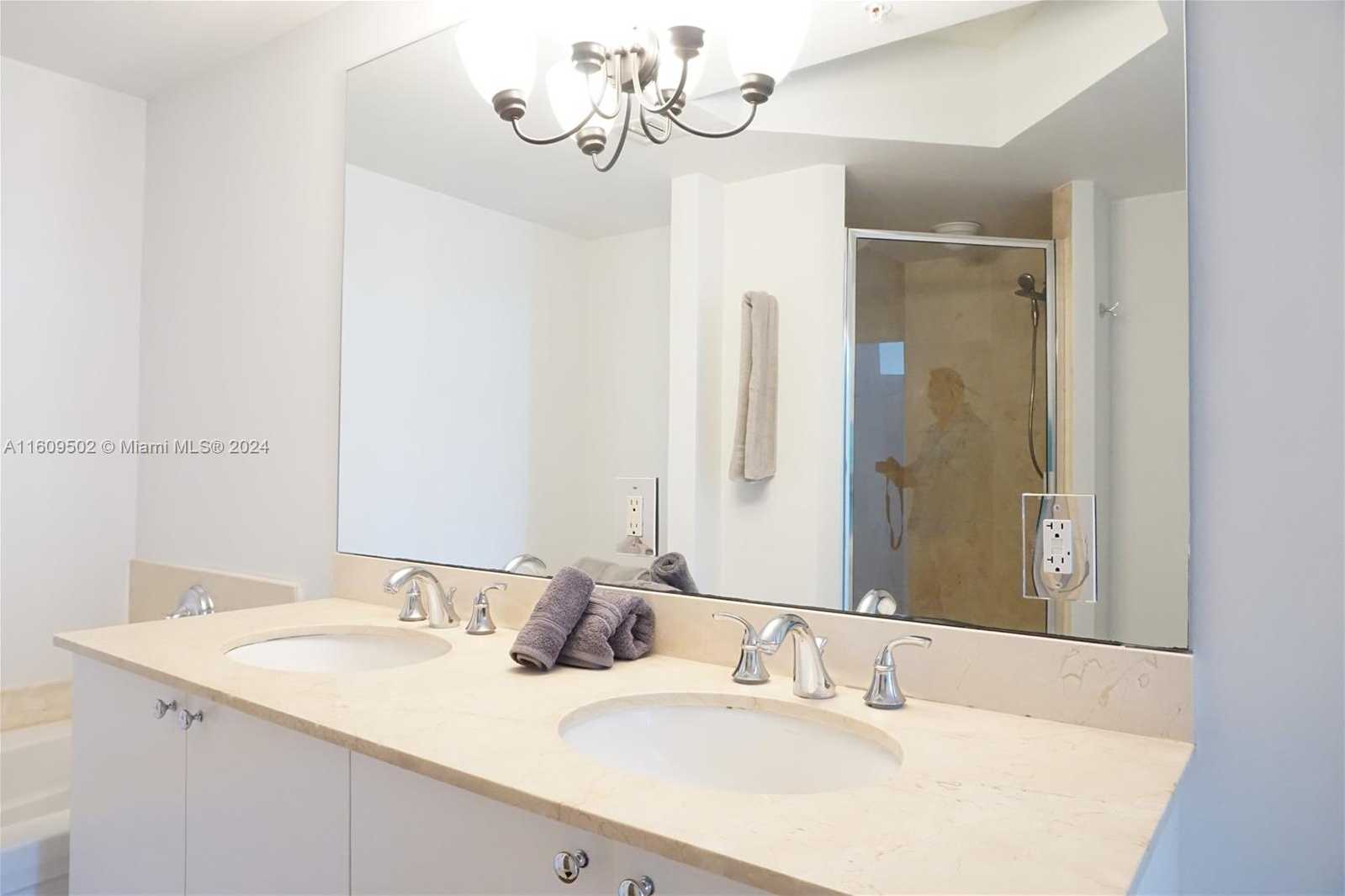 Small Image of 17555 ATLANTIC BLVD #606, Sunny Isles Beach Number 12