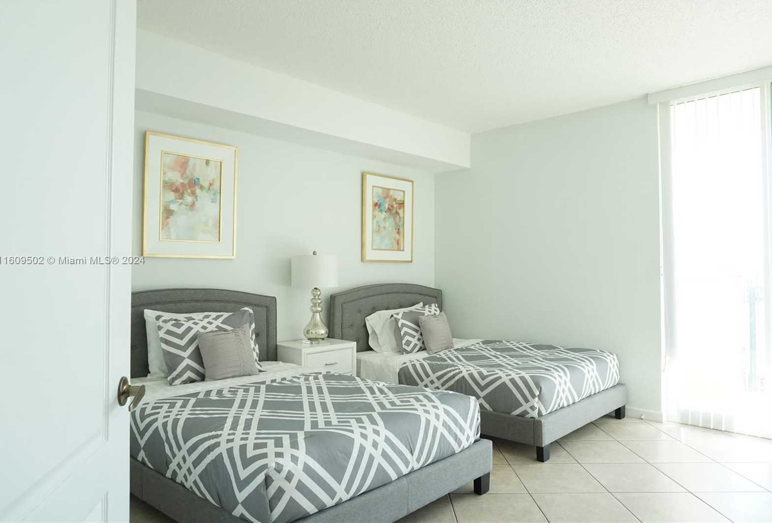 Small Image of 17555 ATLANTIC BLVD #606, Sunny Isles Beach Number 13