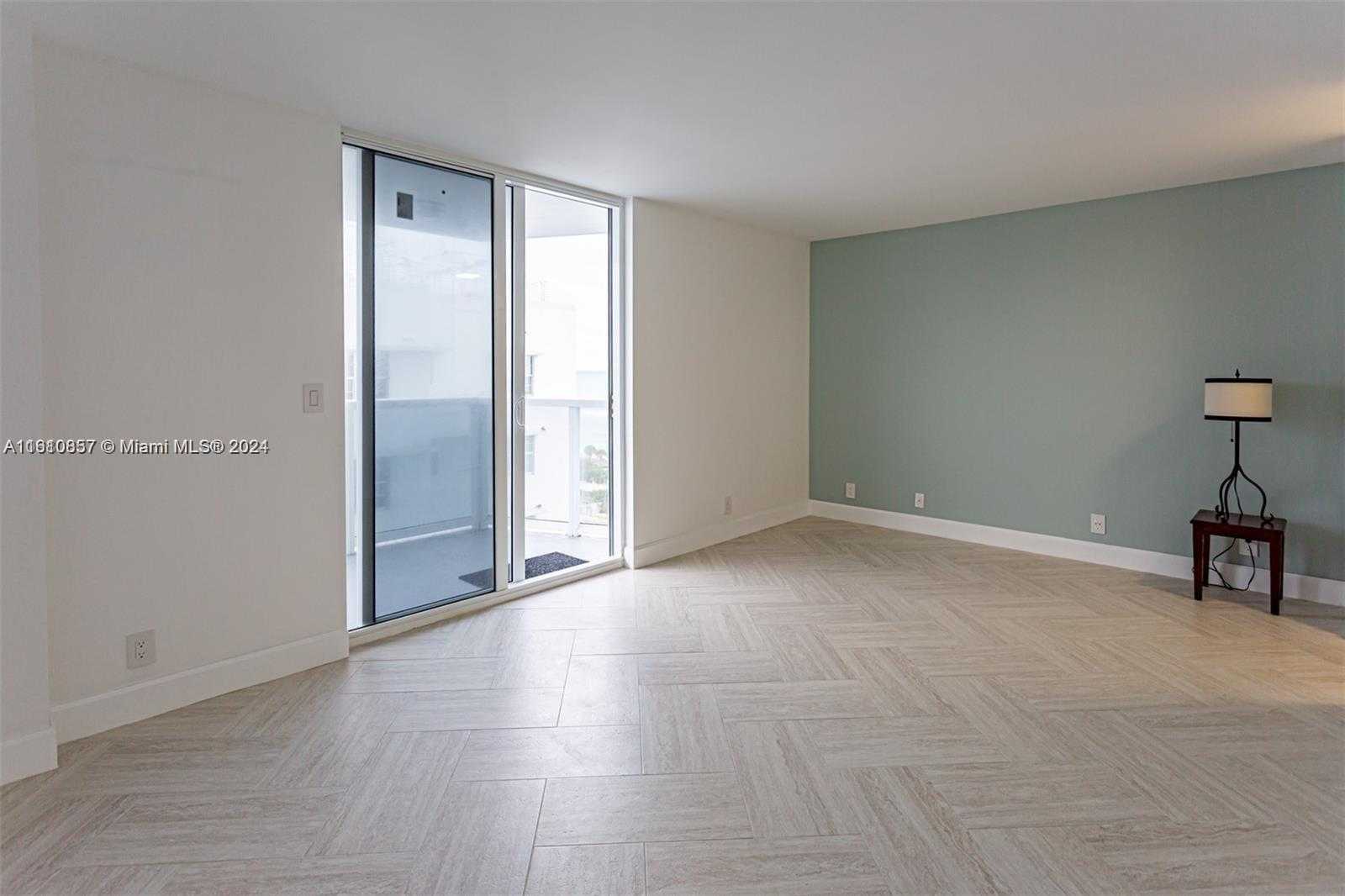 Small Image of 2401 Collins Ave, Miami Beach, FL 33140, USA Number 12