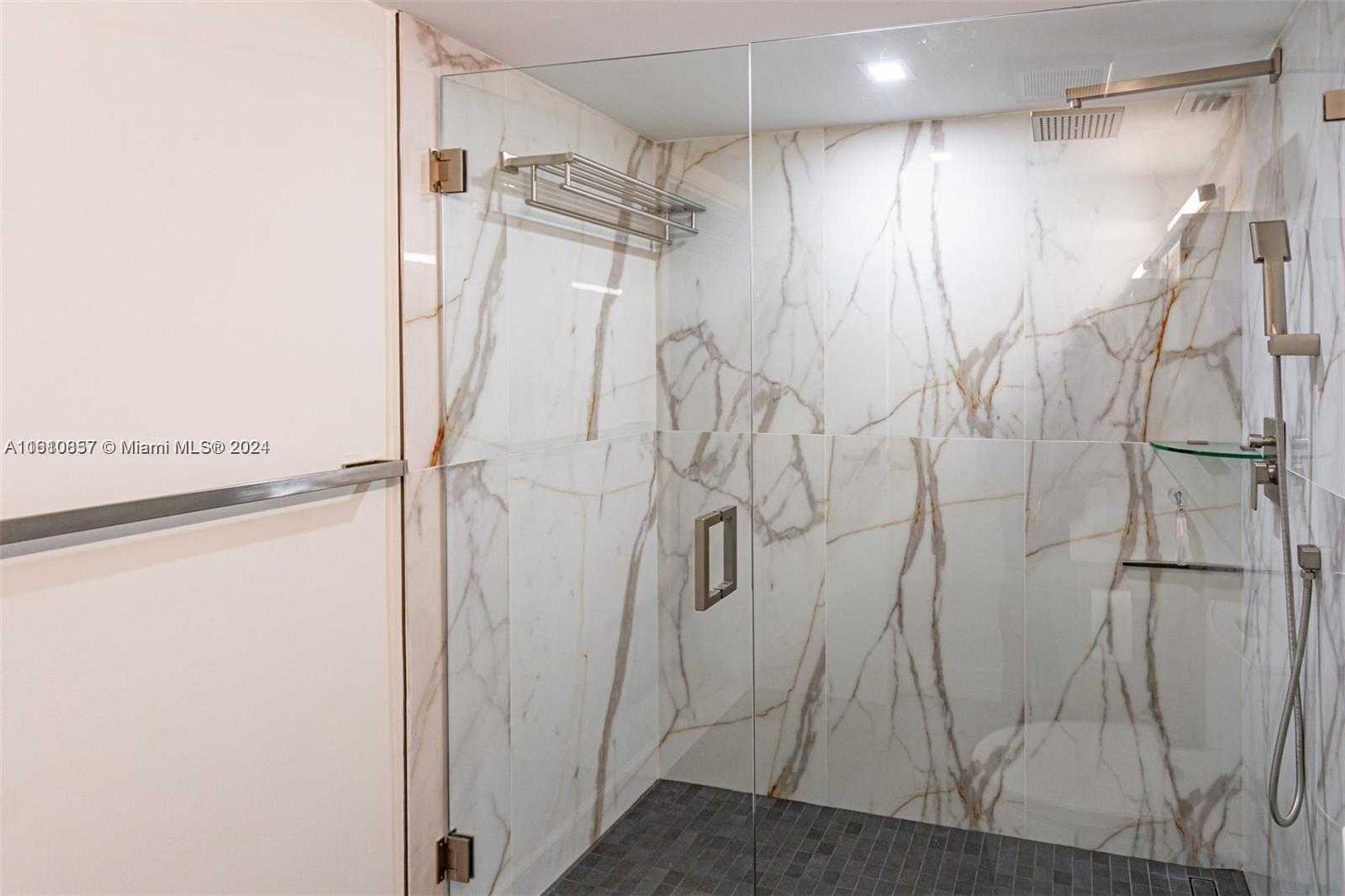 Small Image of 2401 Collins Ave, Miami Beach, FL 33140, USA Number 15
